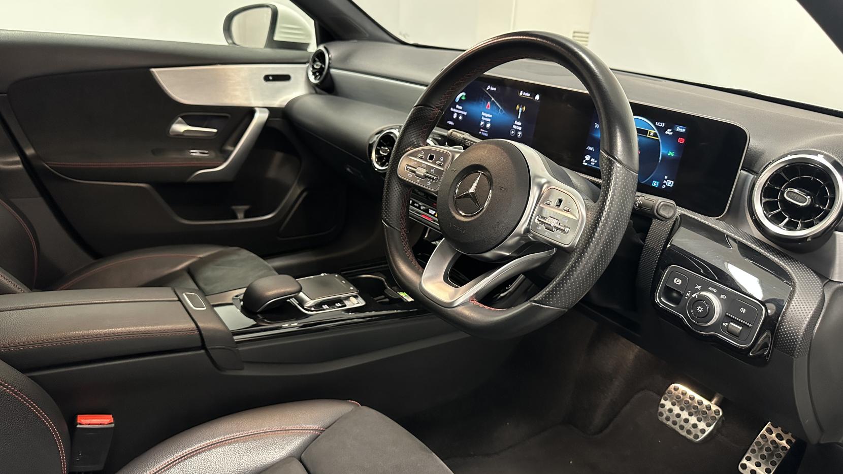 Mercedes-Benz A Class 1.5 A180d AMG Line (Executive) Hatchback 5dr Diesel 7G-DCT Euro 6 (s/s) (116 ps)