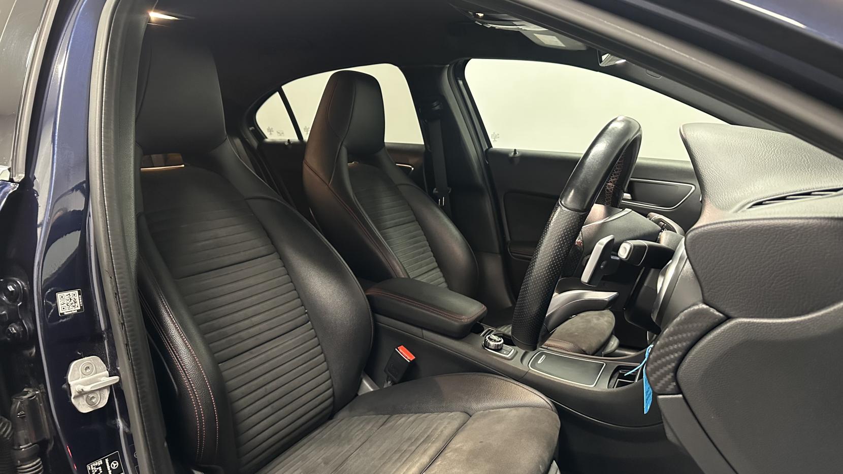 Mercedes-Benz A Class 2.1 A200d AMG Line Hatchback 5dr Diesel 7G-DCT Euro 6 (s/s) (136 ps)