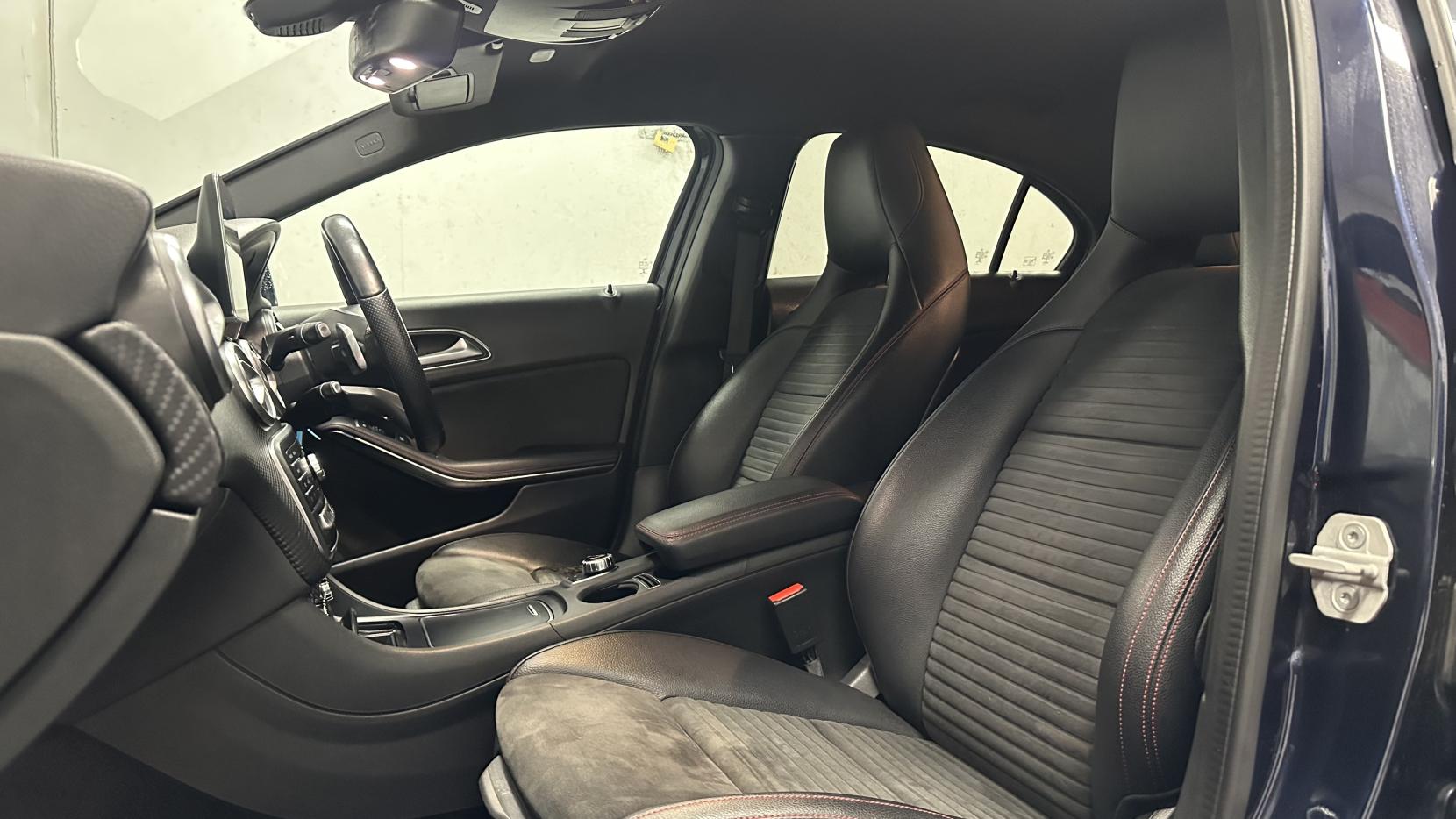 Mercedes-Benz A Class 2.1 A200d AMG Line Hatchback 5dr Diesel 7G-DCT Euro 6 (s/s) (136 ps)