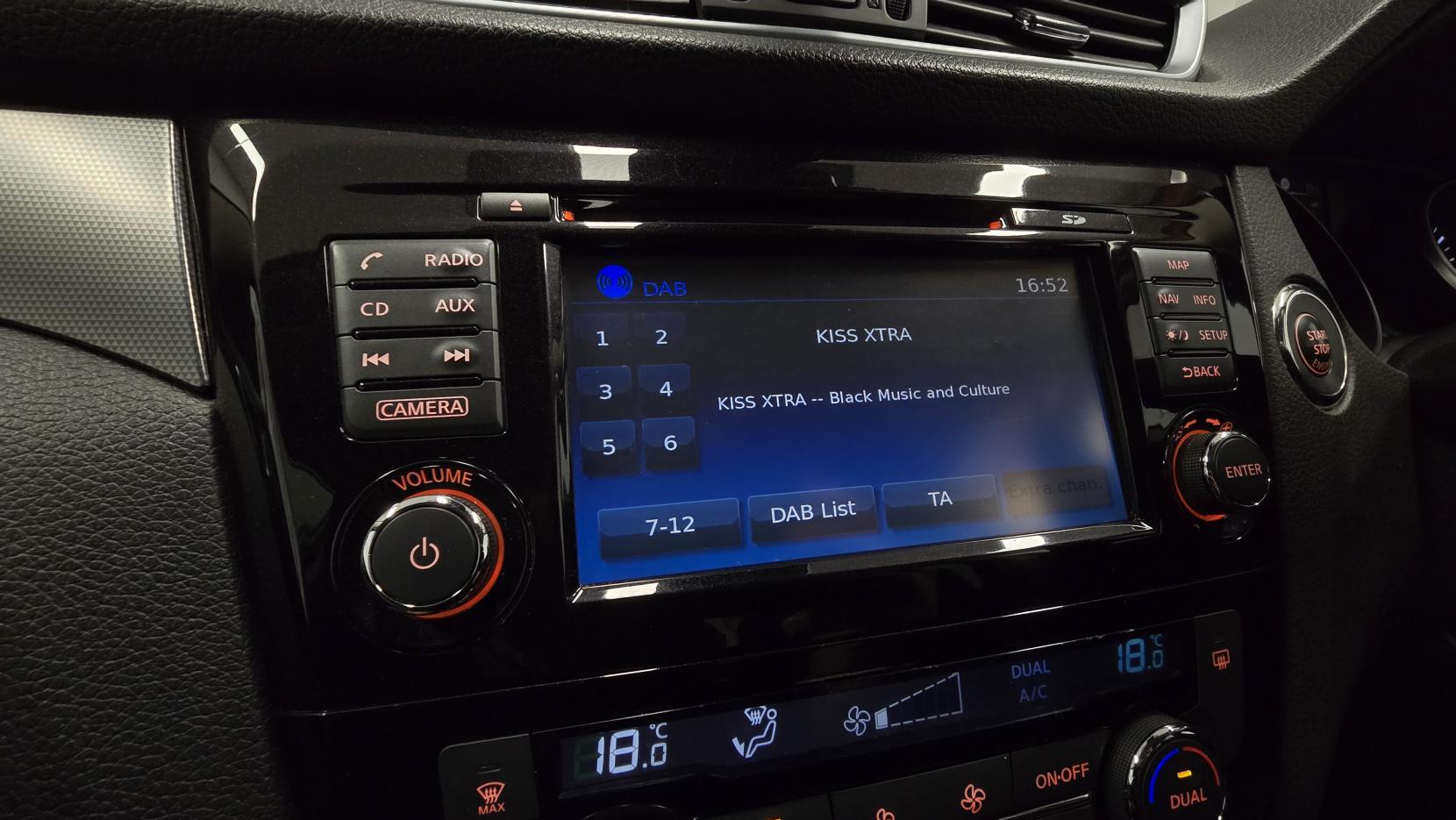 Nissan Qashqai 1.6 dCi N-Connecta SUV 5dr Diesel XTRON Euro 6 (s/s) (130 ps)