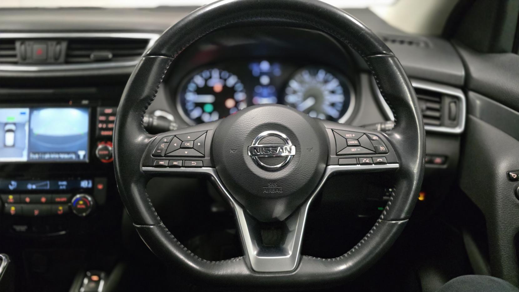 Nissan Qashqai 1.6 dCi N-Connecta SUV 5dr Diesel XTRON Euro 6 (s/s) (130 ps)