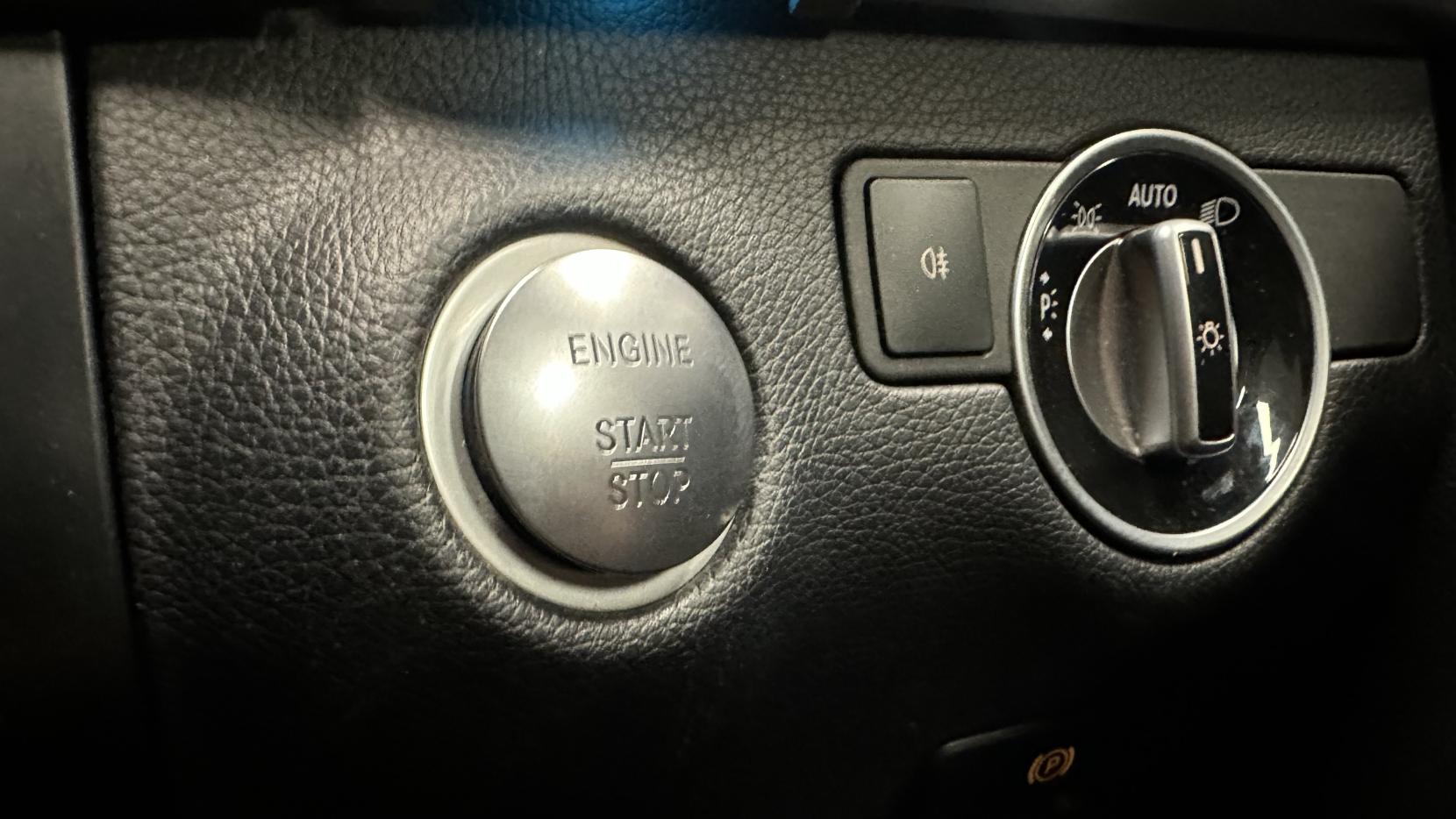 Mercedes-Benz GLE 2.1 GLE250d AMG Line (Premium) SUV 5dr Diesel G-Tronic 4MATIC Euro 6 (s/s) (204 ps)