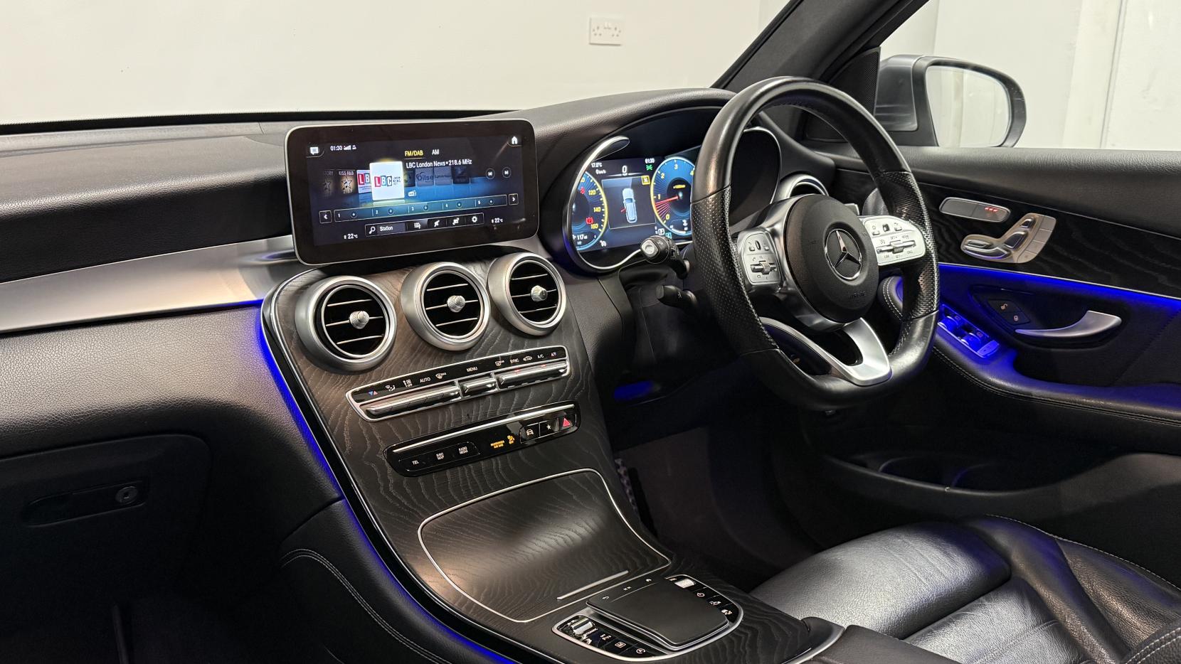 Mercedes-Benz GLC 2.0 GLC300d AMG Line (Premium Plus) SUV 5dr Diesel G-Tronic+ 4MATIC Euro 6 (s/s) (245 ps)