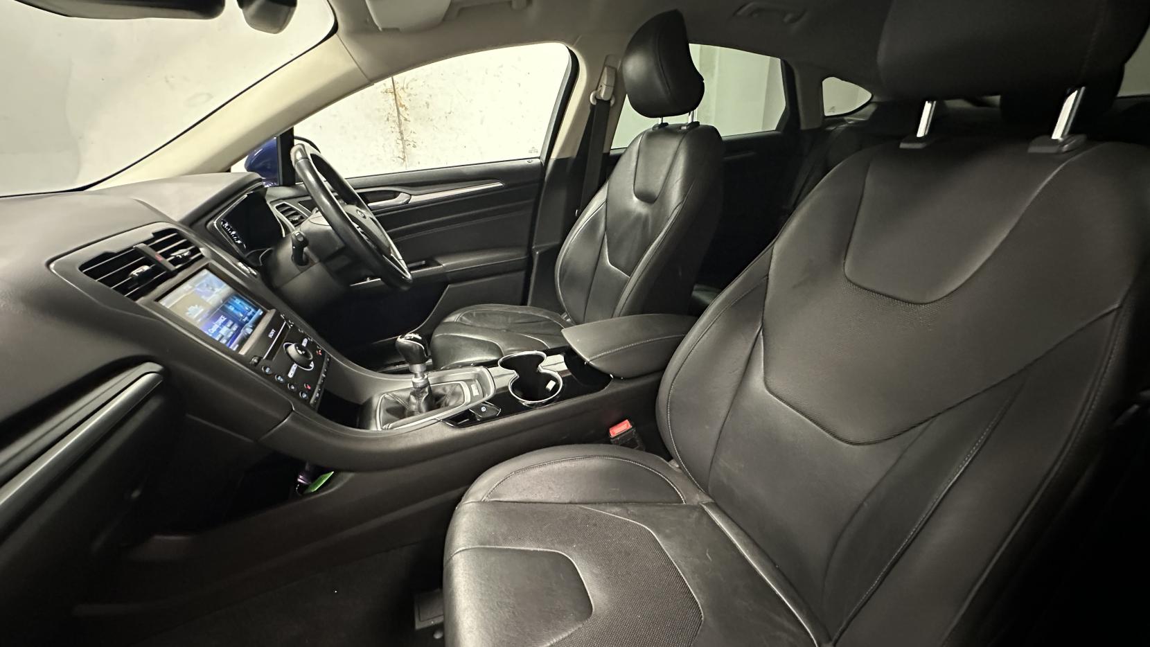 Ford Mondeo 2.0 TDCi Titanium Hatchback 5dr Diesel Manual Euro 6 (s/s) (180 ps)