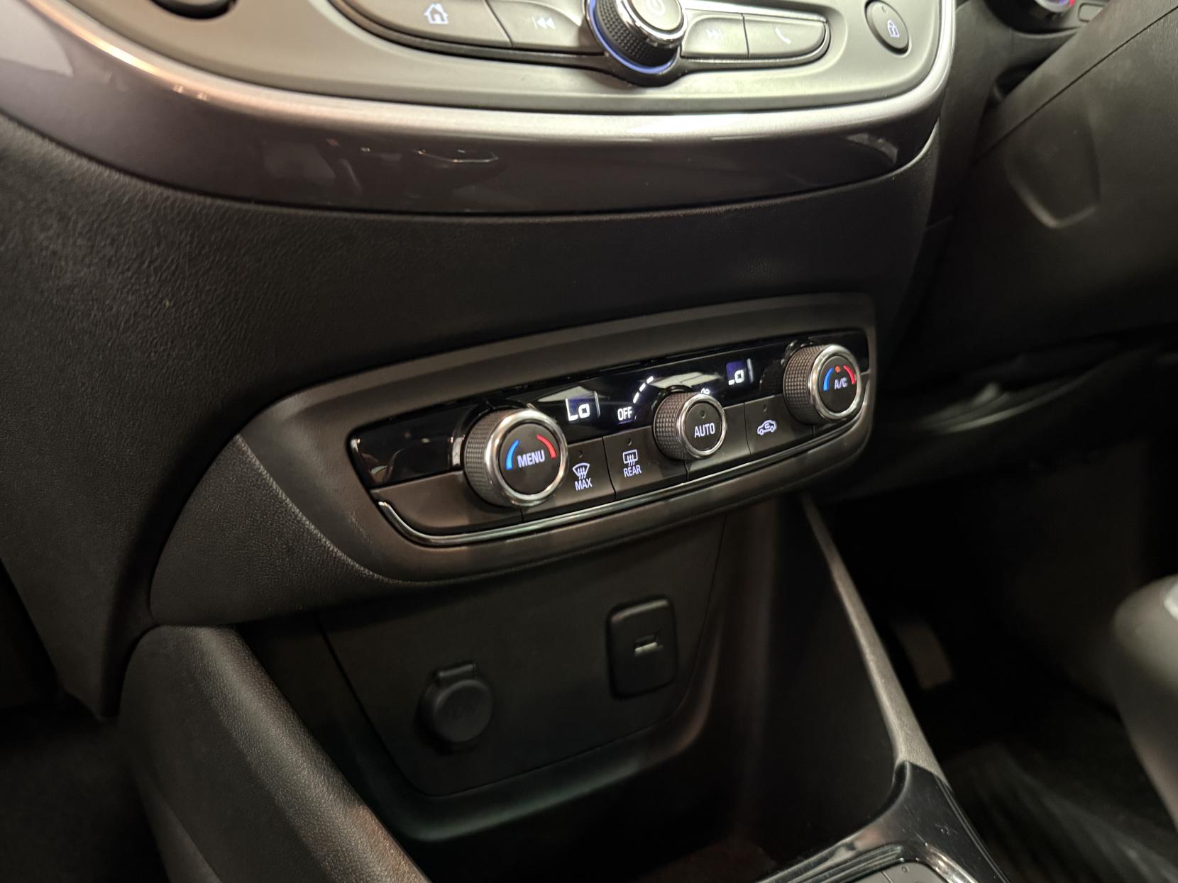 Vauxhall Crossland X 1.2 Turbo GPF Elite SUV 5dr Petrol Manual Euro 6 (s/s) (130 ps)