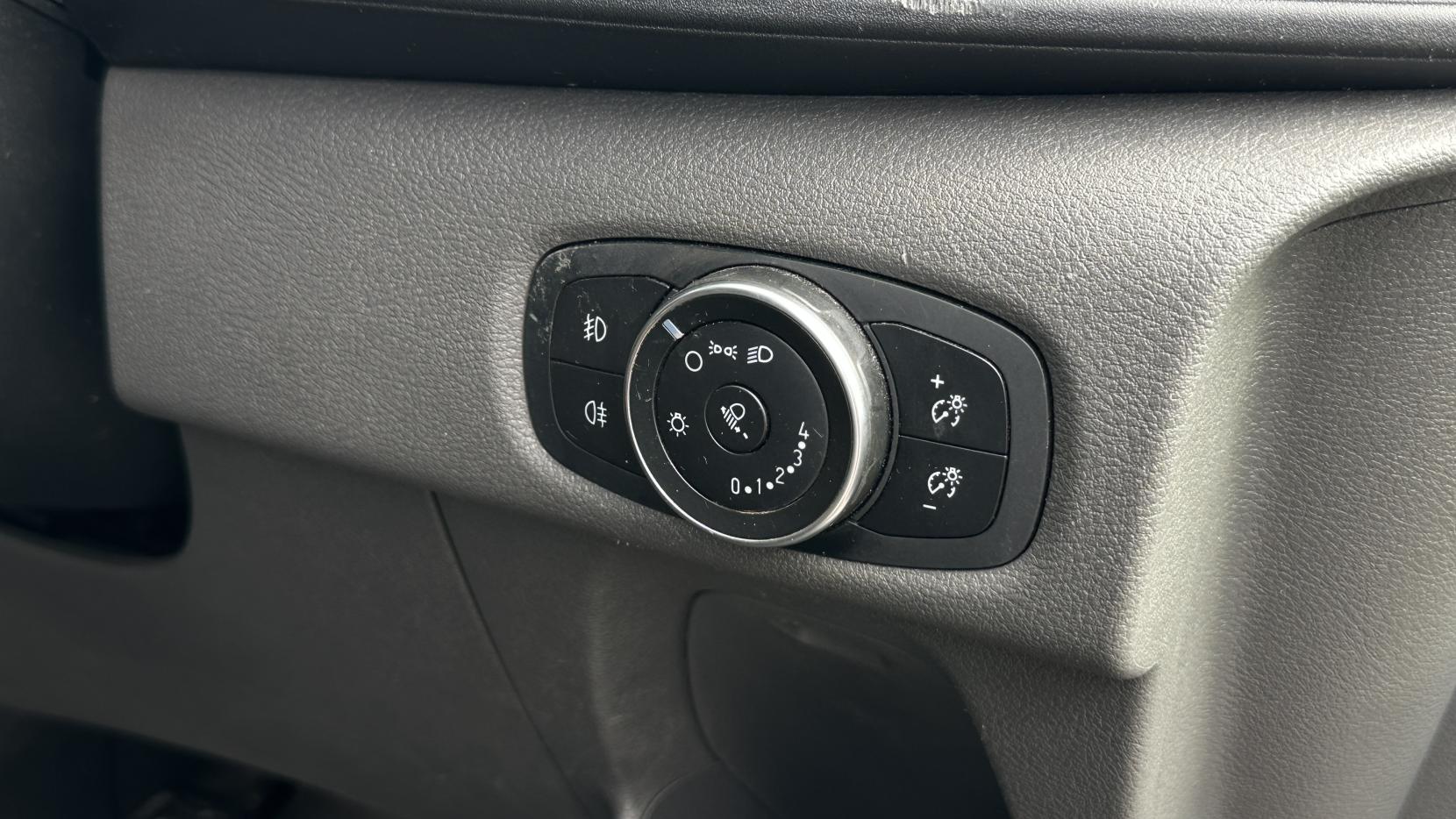 Ford Transit Custom 2.0 300 EcoBlue Leader Panel Van 5dr Diesel Manual L1 H2 Euro 6 (s/s) (105 ps)