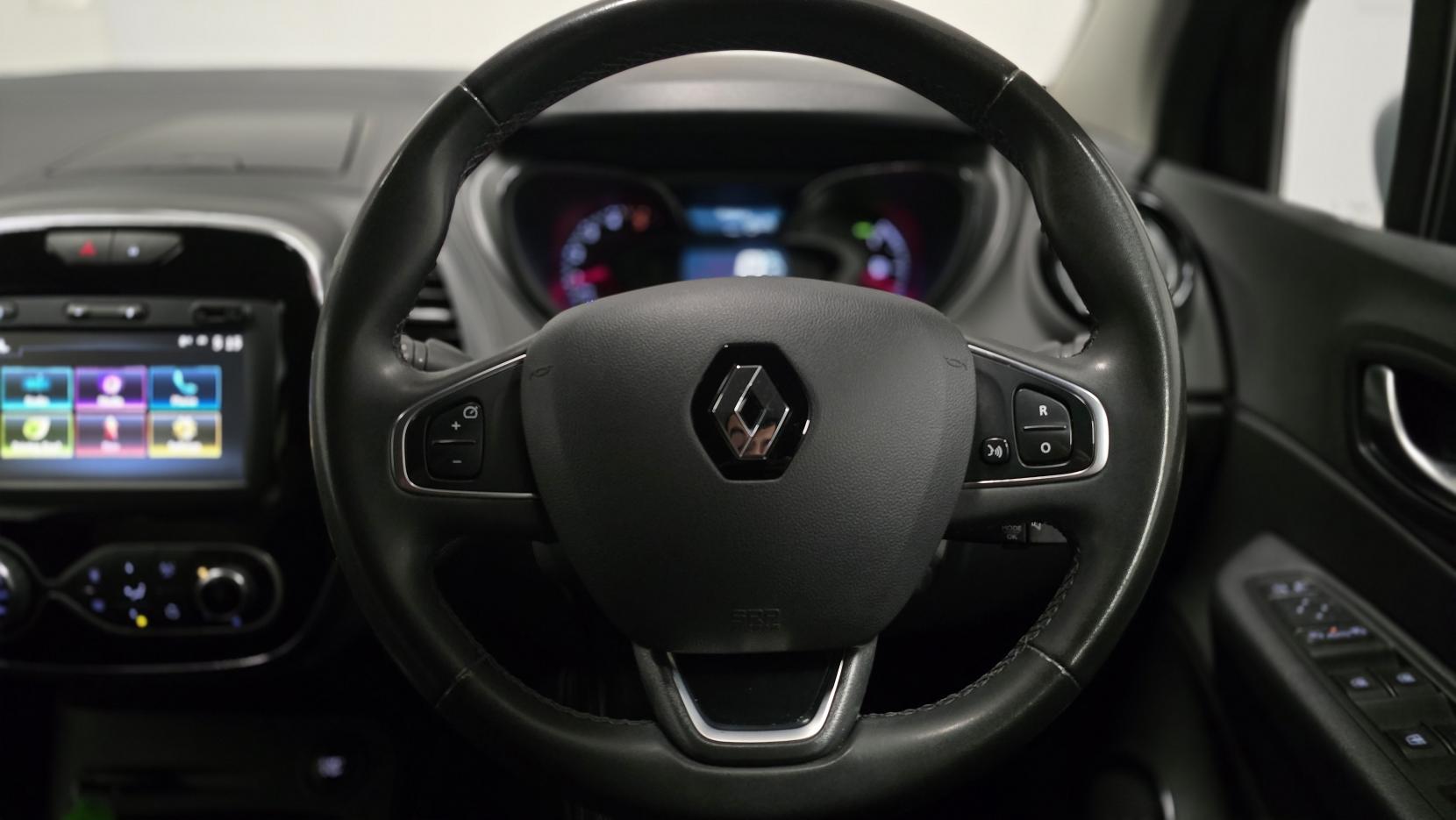 Renault Captur 1.5 dCi ENERGY Iconic SUV 5dr Diesel EDC Euro 6 (s/s) (90 ps)