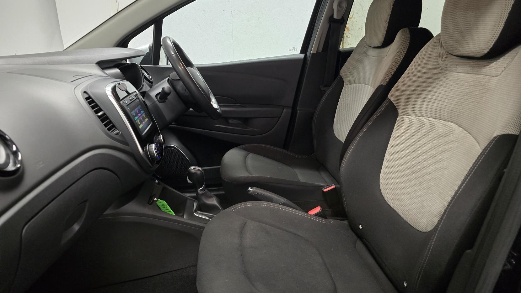 Renault Captur 1.5 dCi ENERGY Iconic SUV 5dr Diesel EDC Euro 6 (s/s) (90 ps)