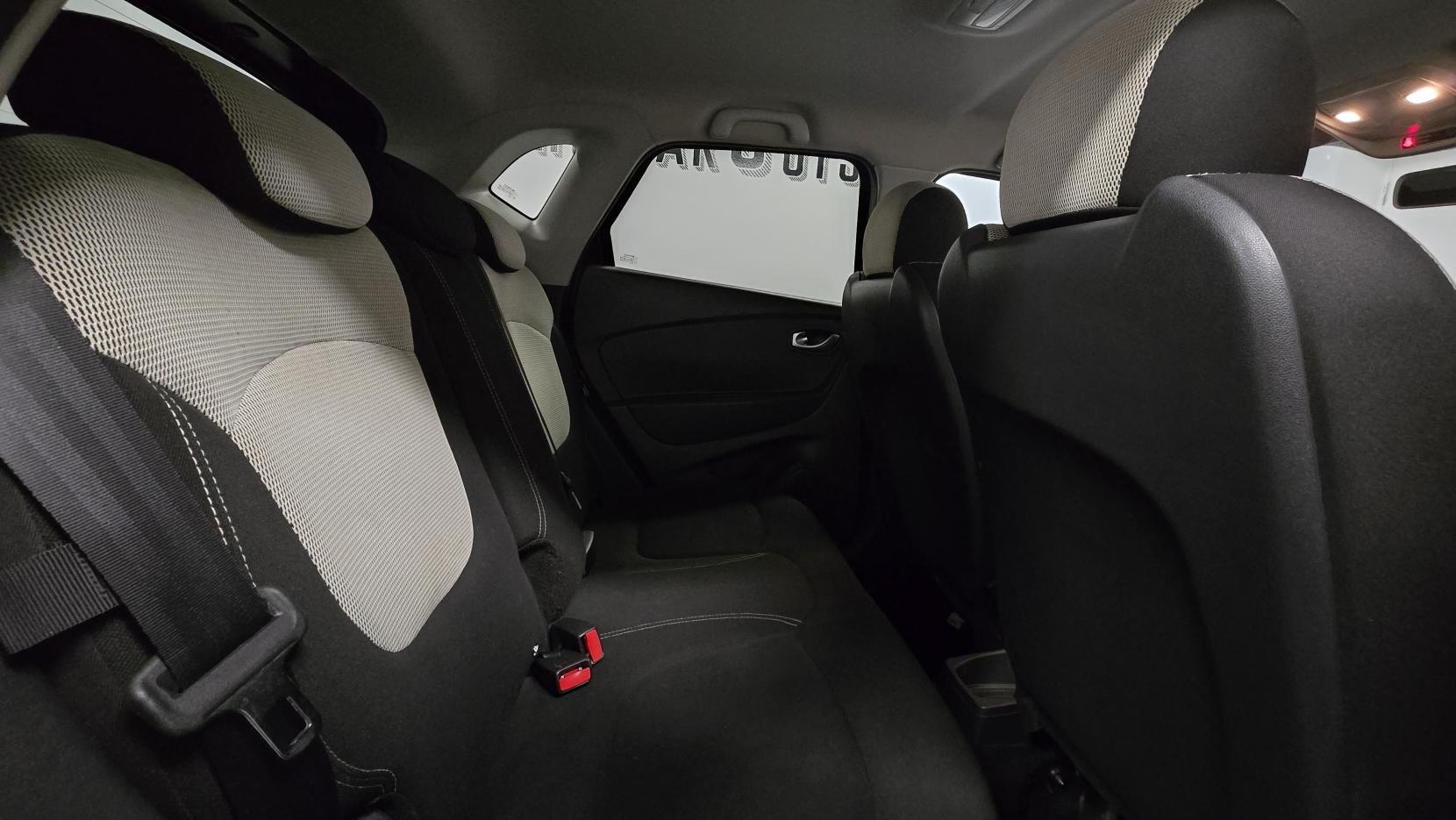 Renault Captur 1.5 dCi ENERGY Iconic SUV 5dr Diesel EDC Euro 6 (s/s) (90 ps)