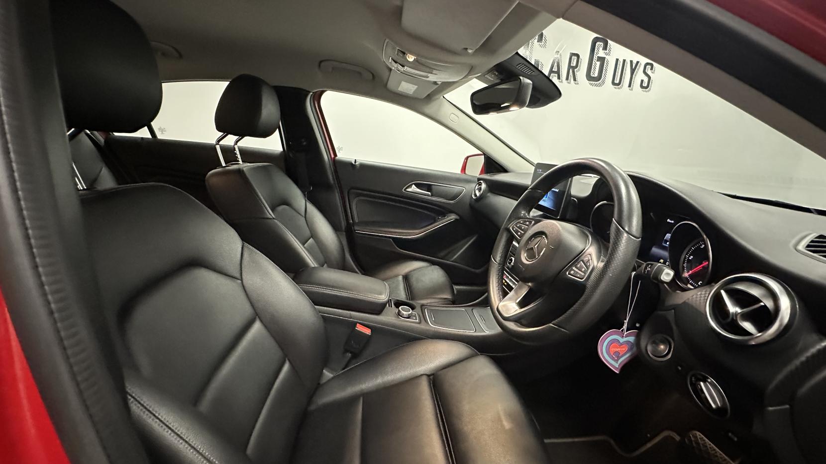 Mercedes-Benz A Class 1.5 A180d Sport (Premium) Hatchback 5dr Diesel 7G-DCT Euro 6 (s/s) (109 ps)