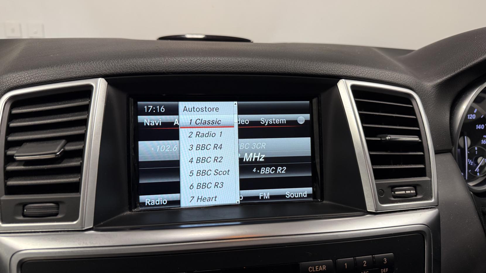 Mercedes-Benz M Class 2.1 ML250 BlueTEC AMG Line SUV 5dr Diesel G-Tronic 4WD Euro 6 (s/s) (204 ps)