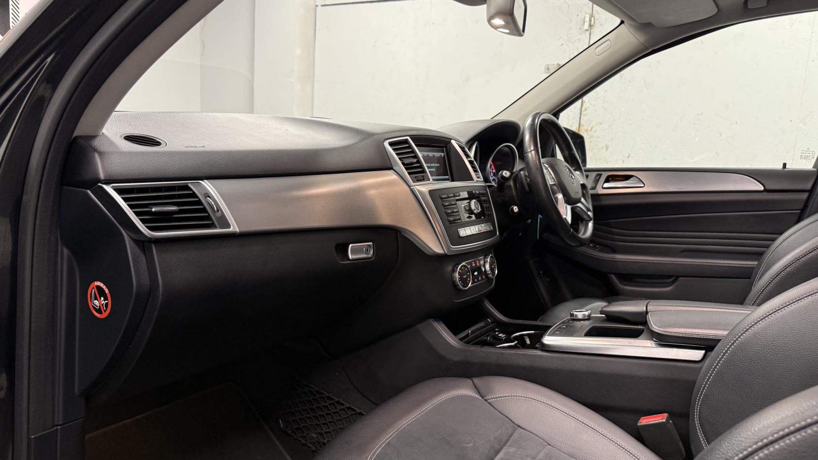 Mercedes-Benz M Class 2.1 ML250 BlueTEC AMG Line SUV 5dr Diesel G-Tronic 4WD Euro 6 (s/s) (204 ps)