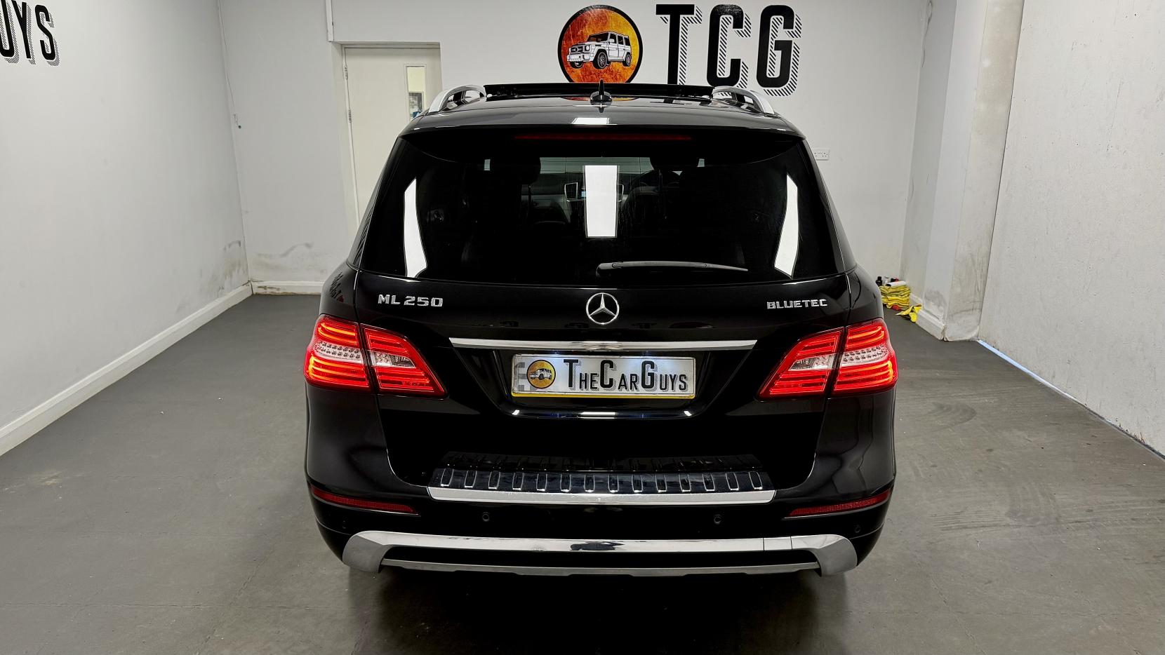 Mercedes-Benz M Class 2.1 ML250 BlueTEC AMG Line SUV 5dr Diesel G-Tronic 4WD Euro 6 (s/s) (204 ps)