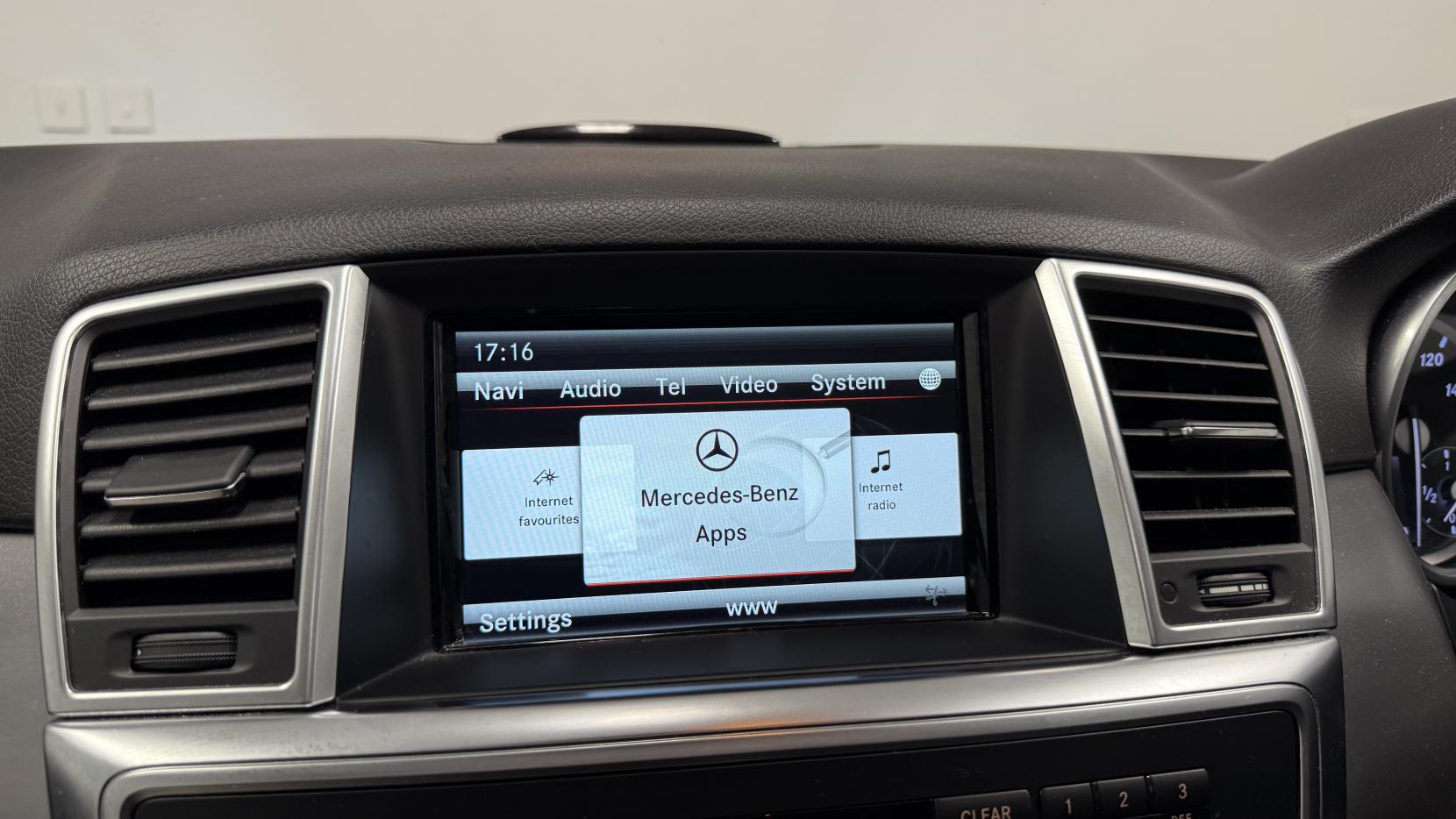 Mercedes-Benz M Class 2.1 ML250 BlueTEC AMG Line SUV 5dr Diesel G-Tronic 4WD Euro 6 (s/s) (204 ps)