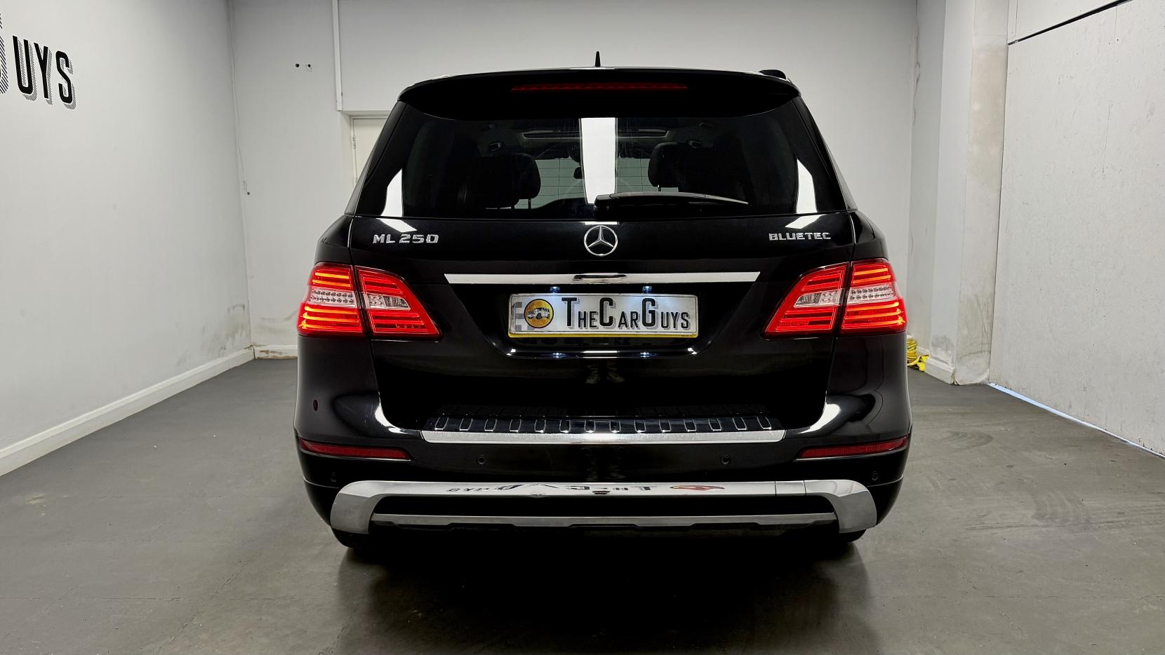 Mercedes-Benz M Class 2.1 ML250 BlueTEC AMG Line SUV 5dr Diesel G-Tronic 4WD Euro 6 (s/s) (204 ps)