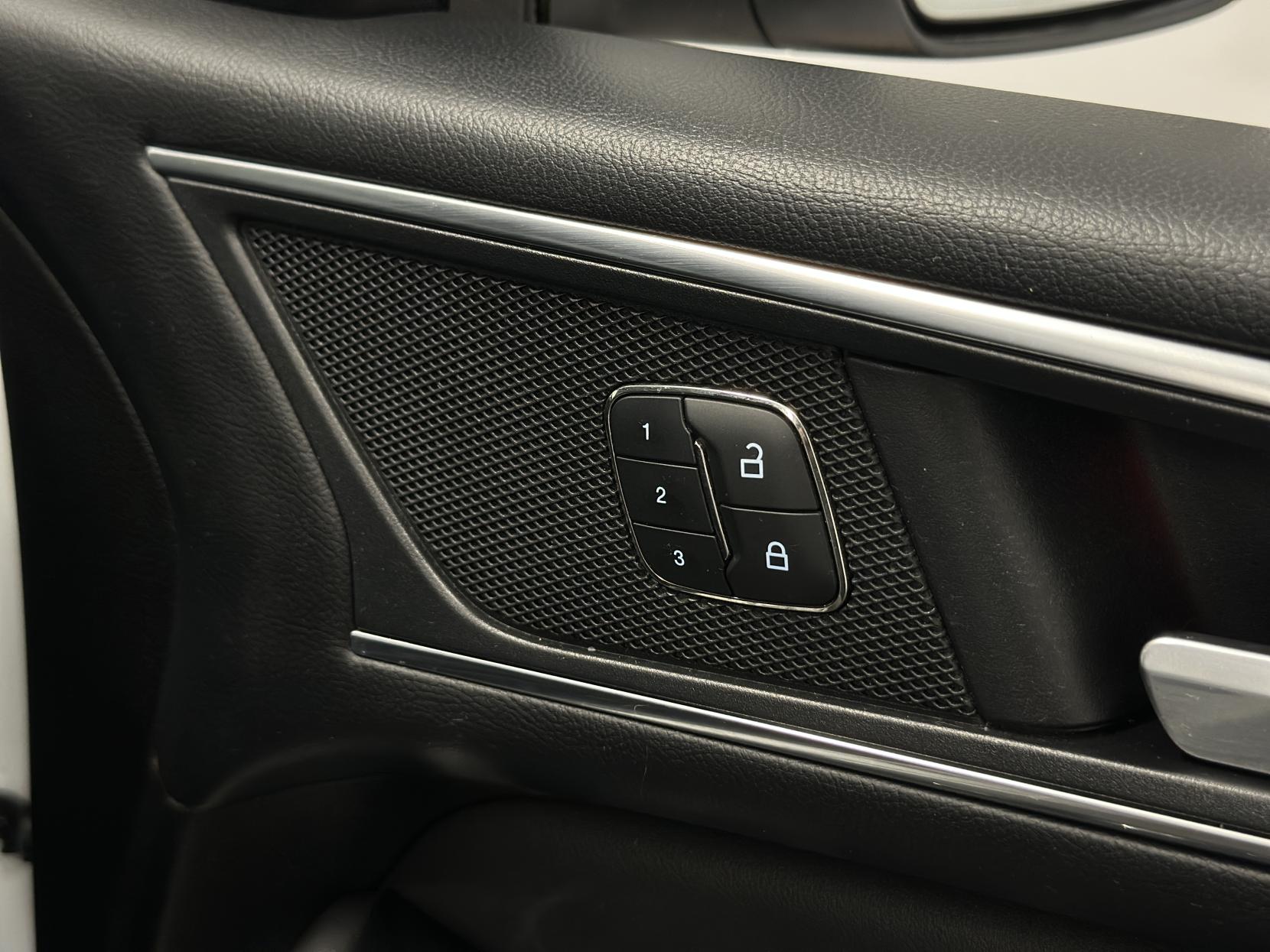 Ford S-Max 2.0 TDCi Titanium MPV 5dr Diesel Powershift Euro 6 (s/s) (180 ps)