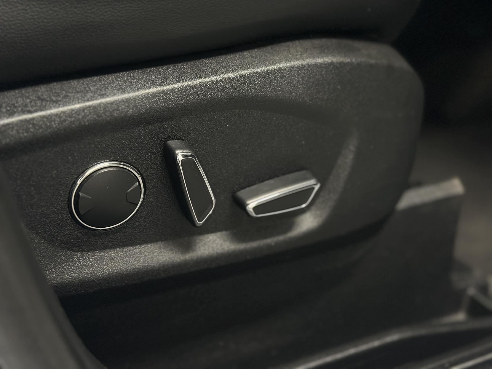 Ford S-Max 2.0 TDCi Titanium MPV 5dr Diesel Powershift Euro 6 (s/s) (180 ps)