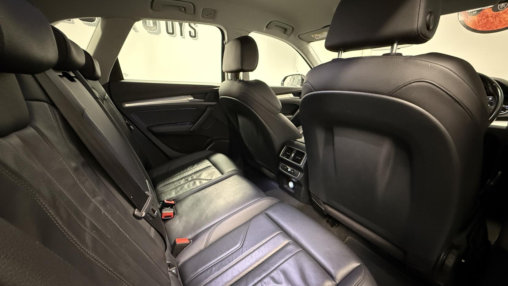 Audi Q5 2.0 TDI Sport SUV 5dr Diesel S Tronic quattro Euro 6 (s/s) (190 ps)