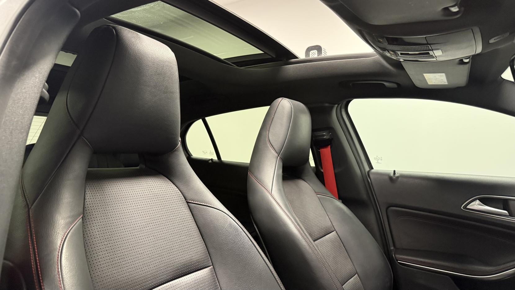 Mercedes-Benz GLA 2.1 GLA220d AMG Line (Premium Plus) SUV 5dr Diesel 7G-DCT 4MATIC Euro 6 (s/s) (177 ps)