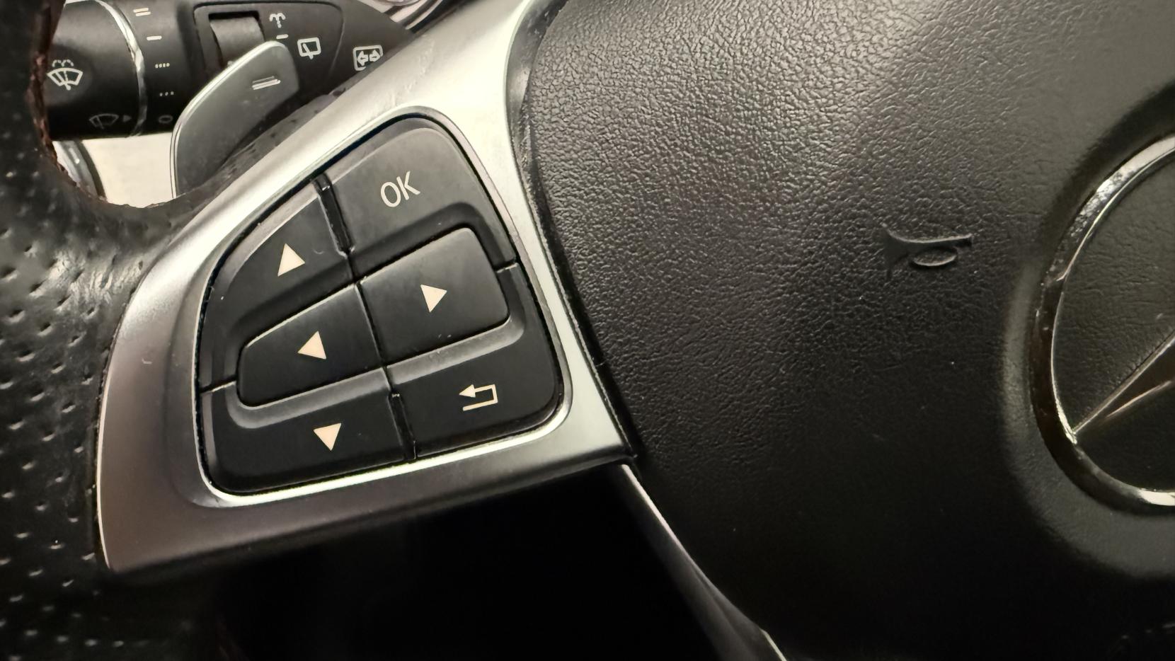 Mercedes-Benz GLA 2.1 GLA220d AMG Line (Premium Plus) SUV 5dr Diesel 7G-DCT 4MATIC Euro 6 (s/s) (177 ps)