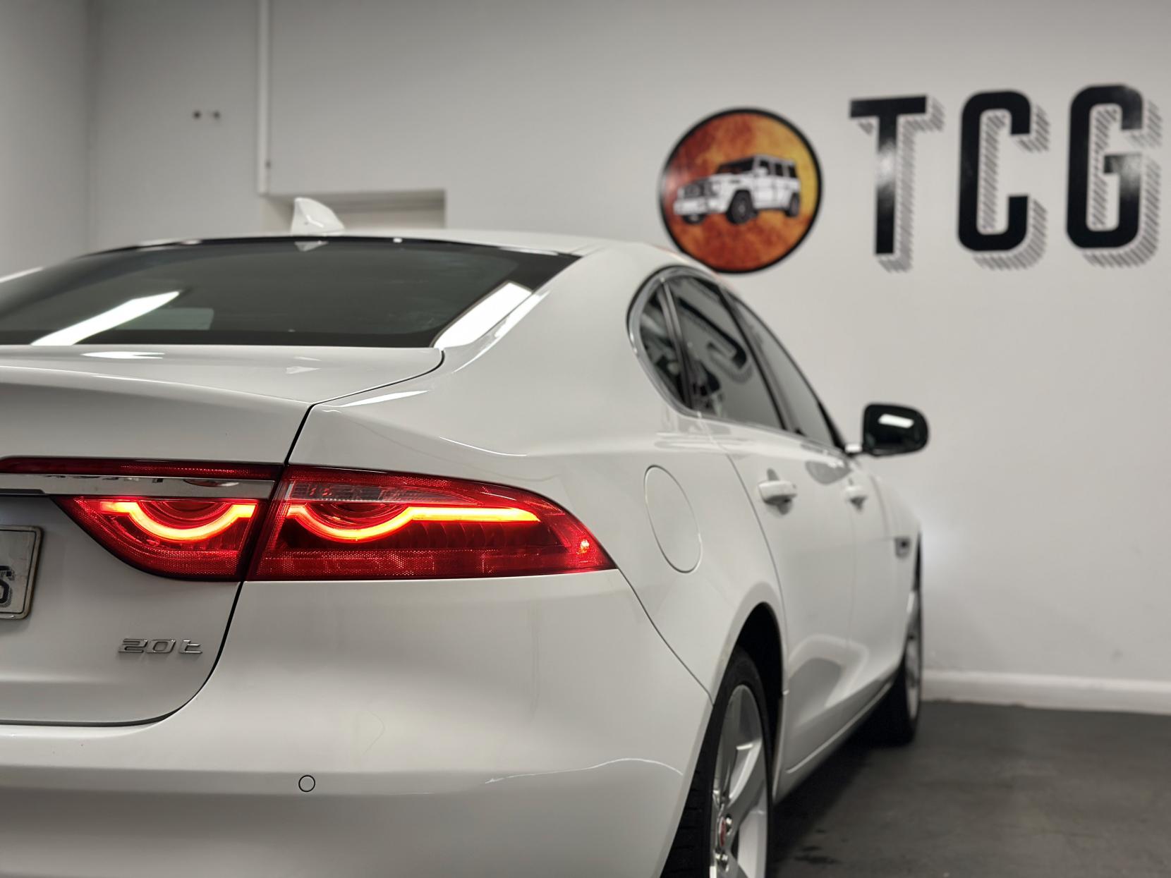 Jaguar XF 2.0i Portfolio Saloon 4dr Petrol Auto Euro 6 (s/s) (200 ps)