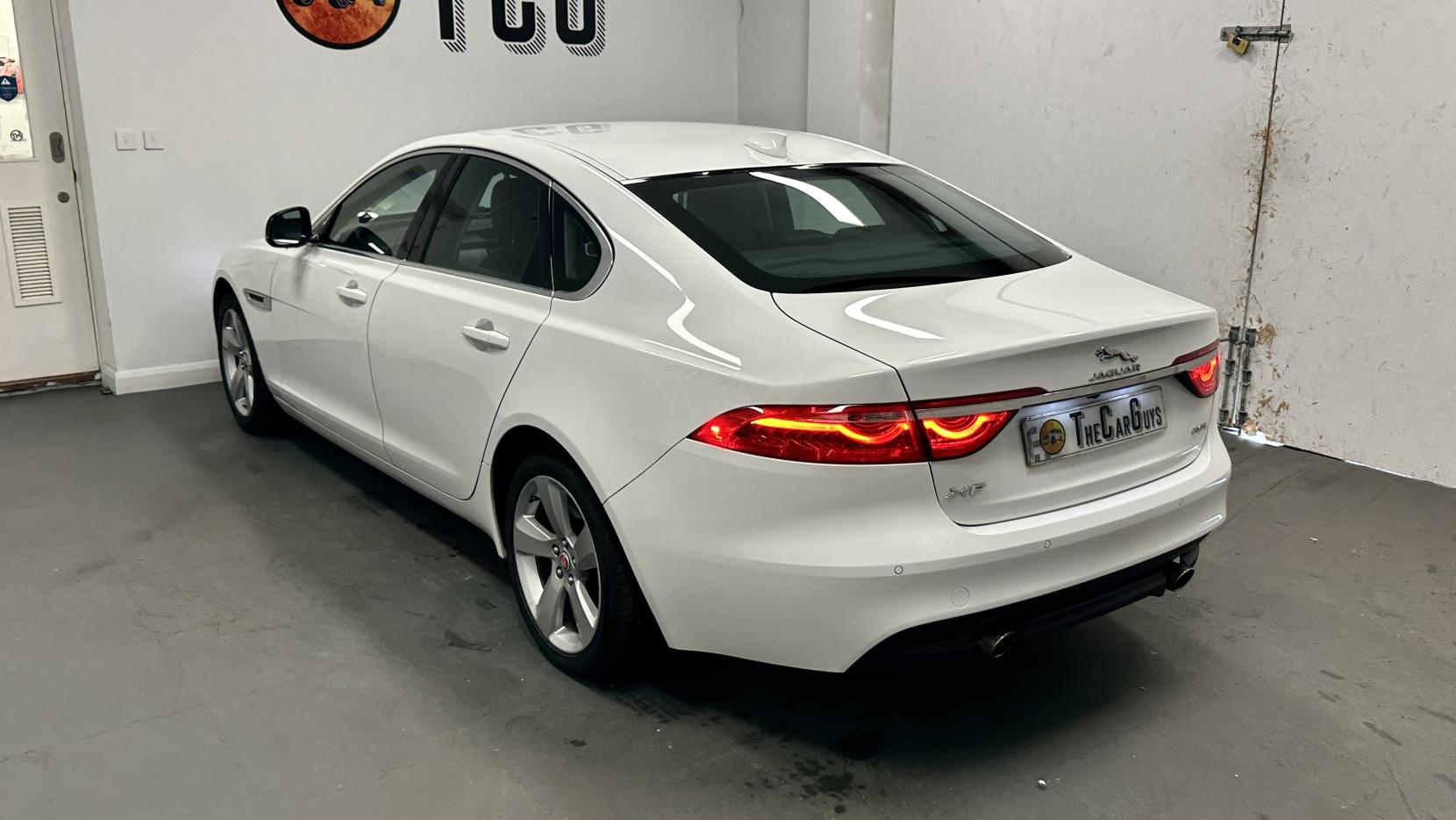 Jaguar XF 2.0i Portfolio Saloon 4dr Petrol Auto Euro 6 (s/s) (200 ps)