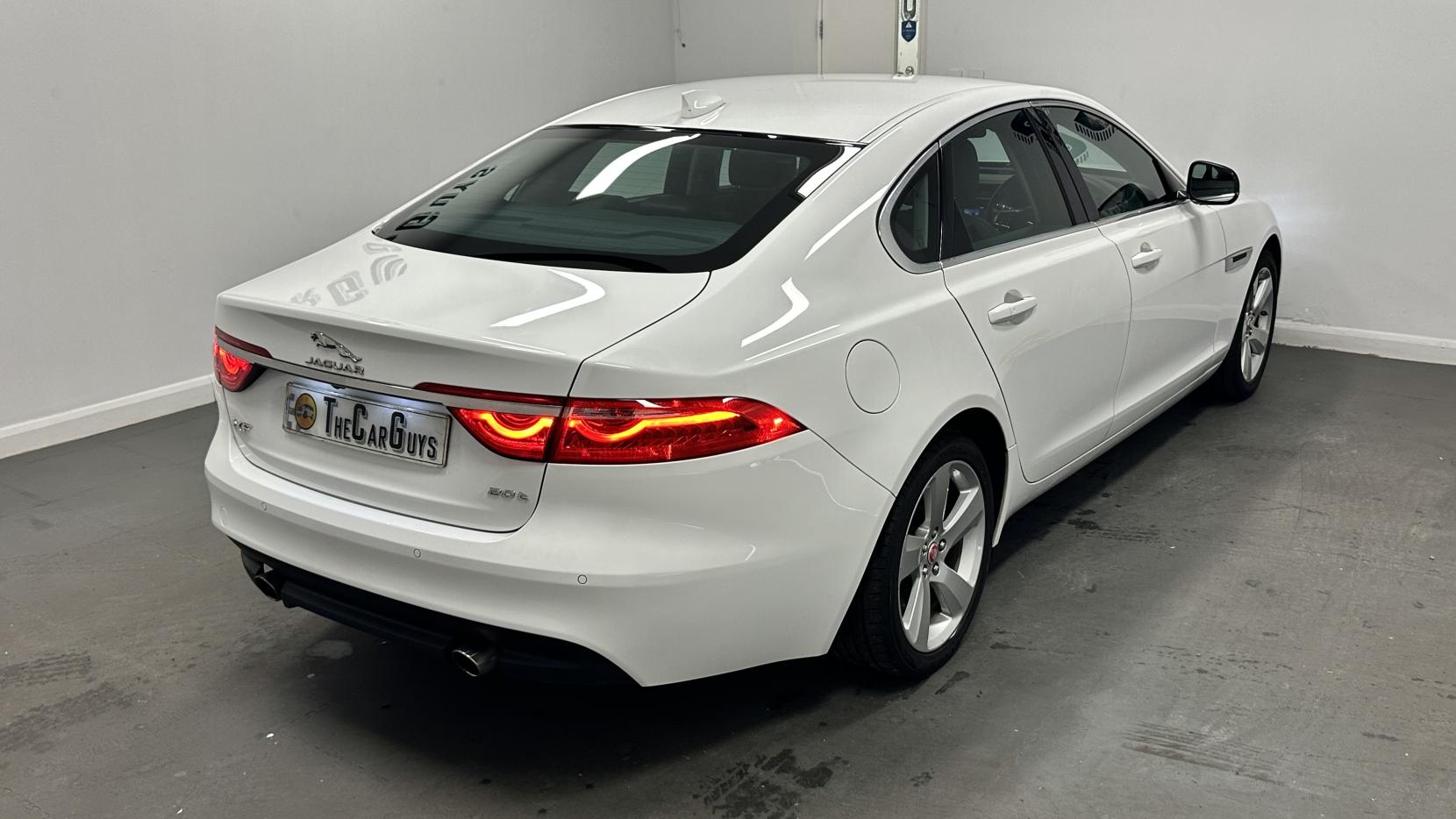Jaguar XF 2.0i Portfolio Saloon 4dr Petrol Auto Euro 6 (s/s) (200 ps)