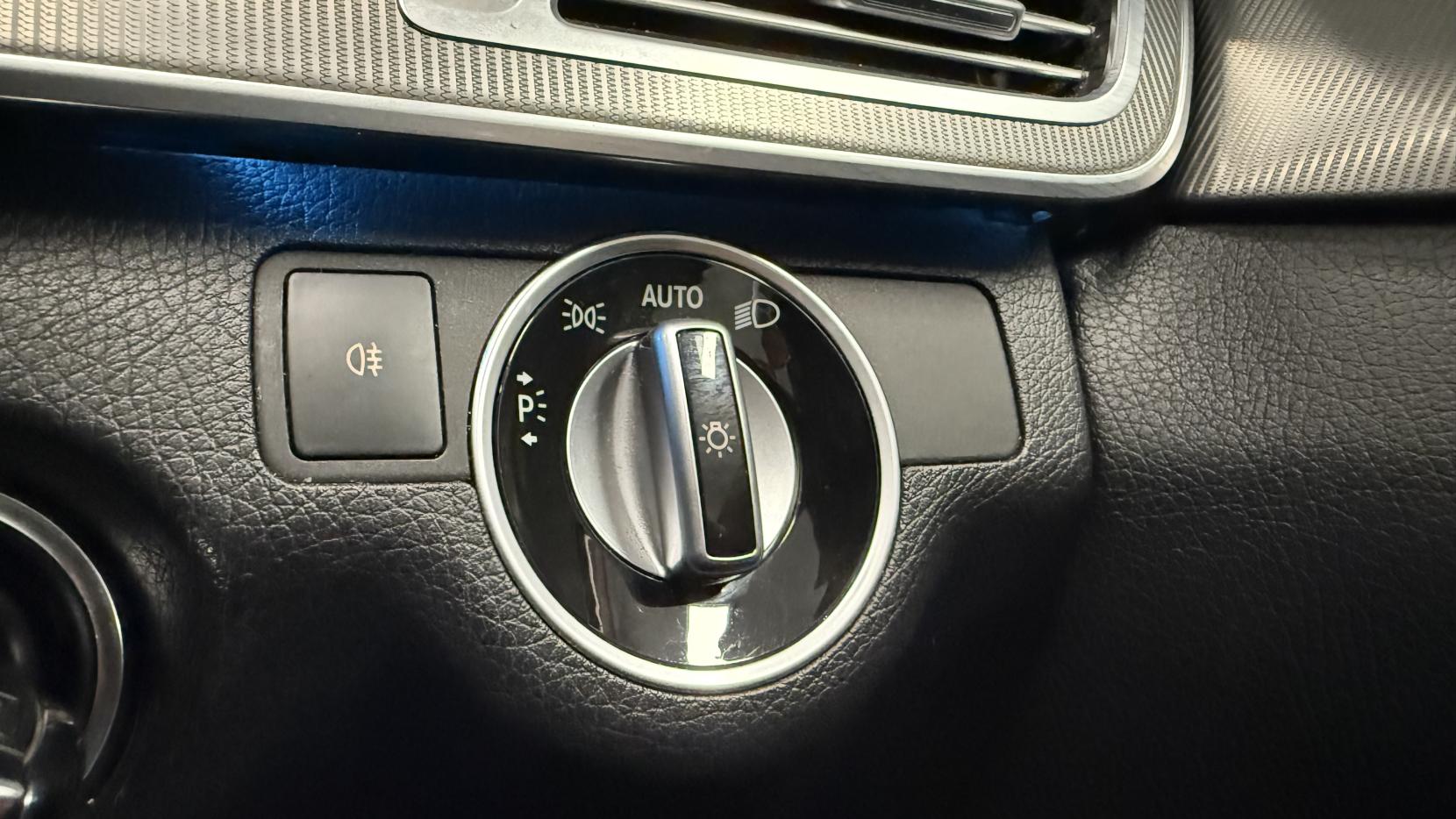 Mercedes-Benz E Class 2.1 E220 BlueTEC AMG Night Edition Estate 5dr Diesel G-Tronic+ Euro 6 (s/s) (177 ps)