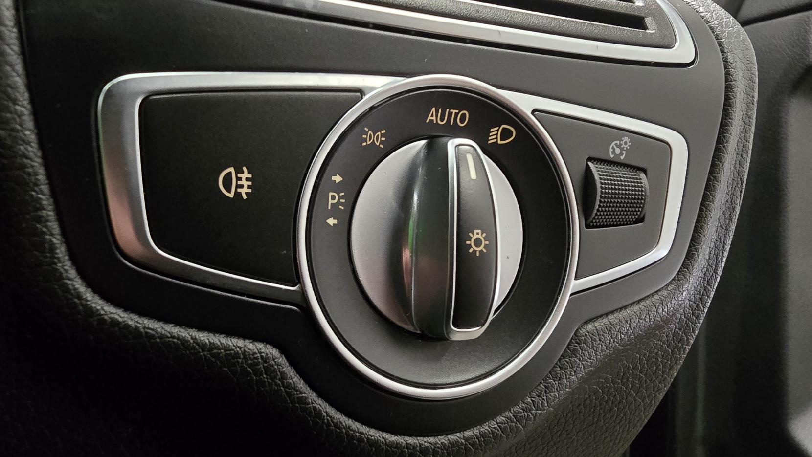 Mercedes-Benz C Class 2.1 C220d Sport Estate 5dr Diesel G-Tronic+ Euro 6 (s/s) (170 ps)