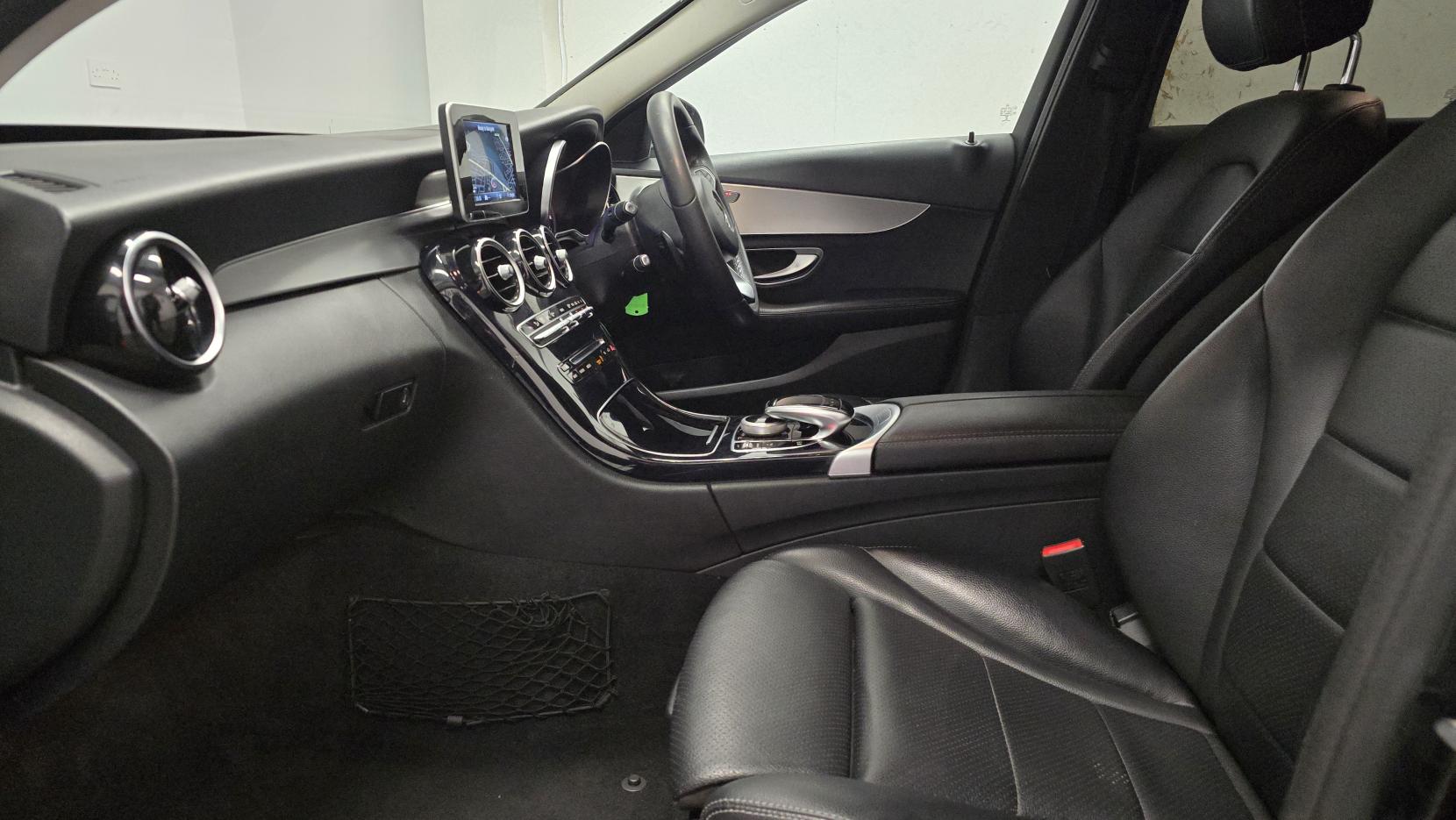 Mercedes-Benz C Class 2.1 C220d Sport Estate 5dr Diesel G-Tronic+ Euro 6 (s/s) (170 ps)