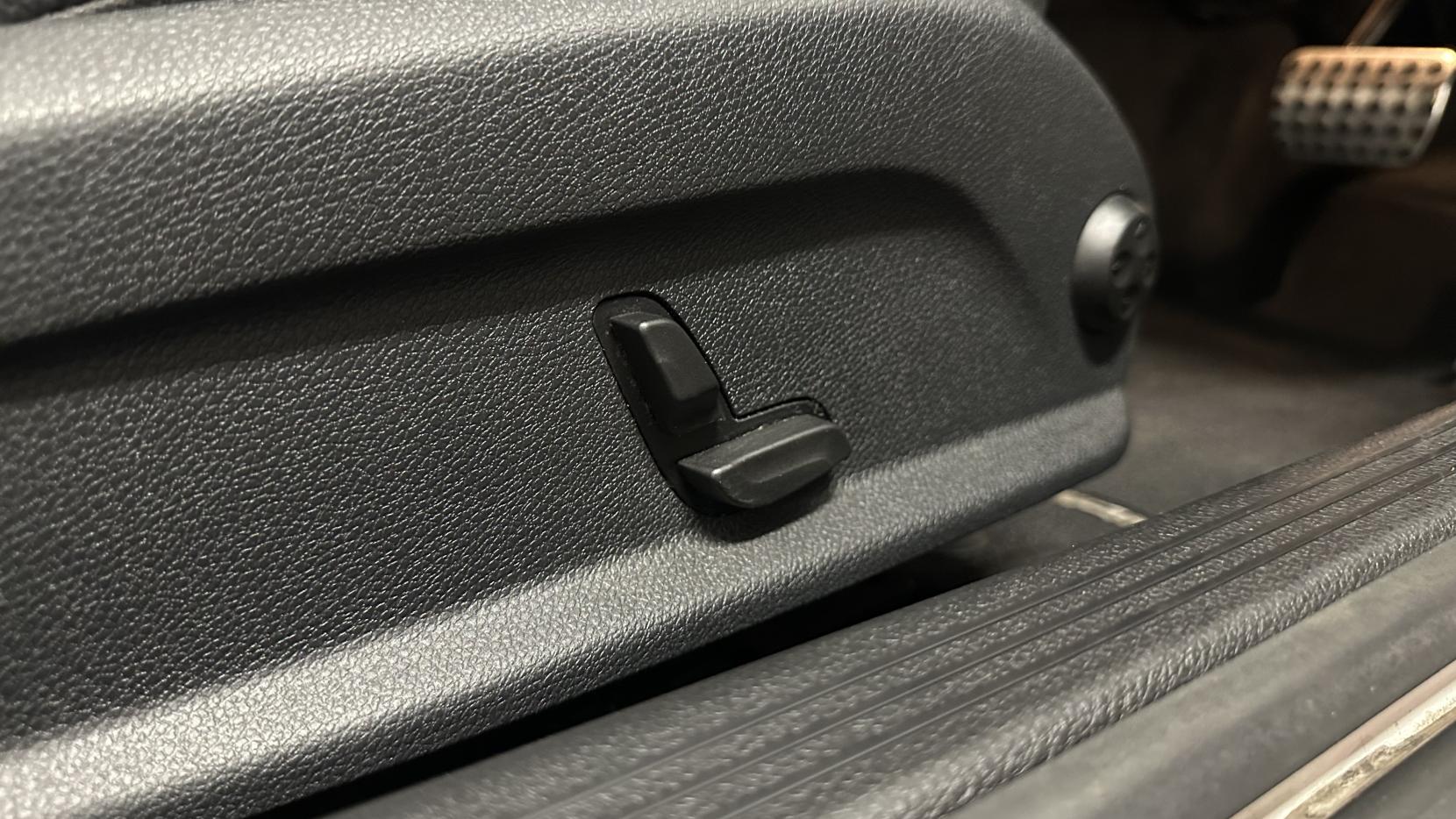 Mercedes-Benz C Class 1.5 C200 MHEV AMG Line Coupe 2dr Petrol G-Tronic+ Euro 6 (s/s) (198 ps)