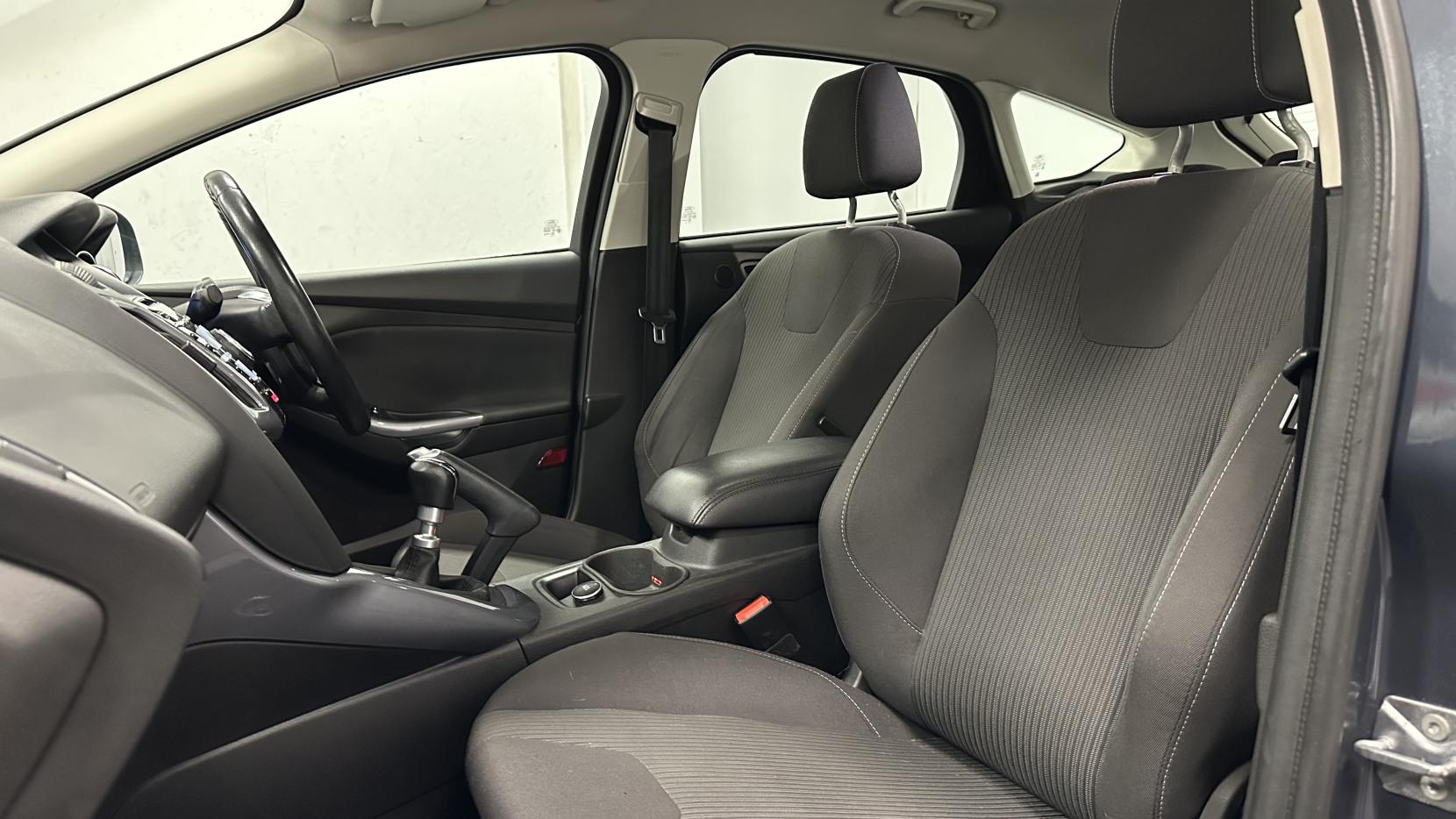 Ford Focus 1.0T EcoBoost Titanium Navigator Hatchback 5dr Petrol Manual Euro 5 (s/s) (125 ps)