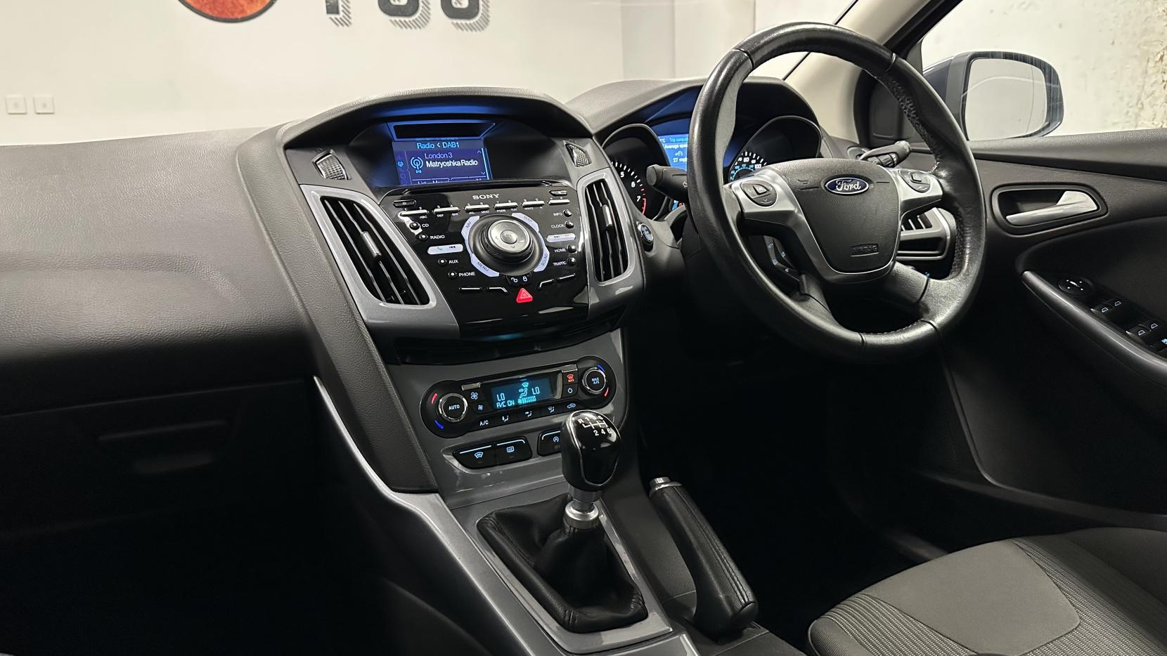 Ford Focus 1.0T EcoBoost Titanium Navigator Hatchback 5dr Petrol Manual Euro 5 (s/s) (125 ps)