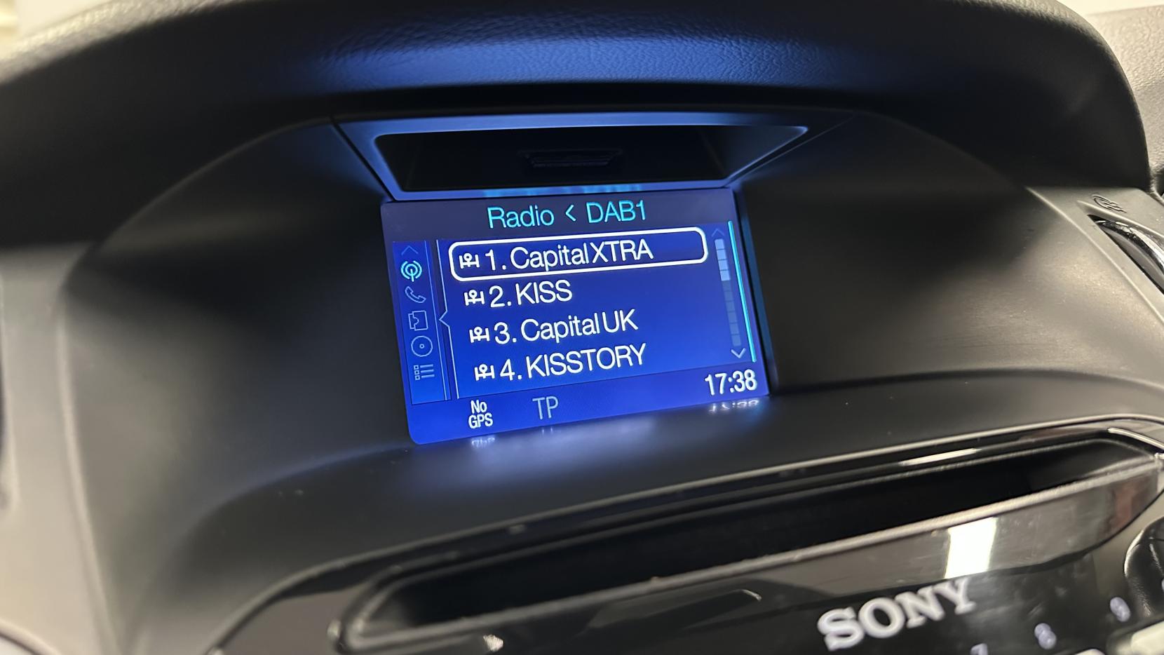 Ford Focus 1.0T EcoBoost Titanium Navigator Hatchback 5dr Petrol Manual Euro 5 (s/s) (125 ps)