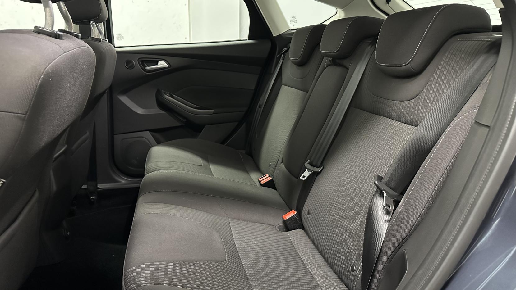 Ford Focus 1.0T EcoBoost Titanium Navigator Hatchback 5dr Petrol Manual Euro 5 (s/s) (125 ps)