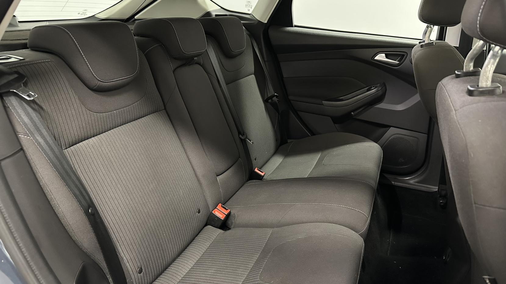 Ford Focus 1.0T EcoBoost Titanium Navigator Hatchback 5dr Petrol Manual Euro 5 (s/s) (125 ps)