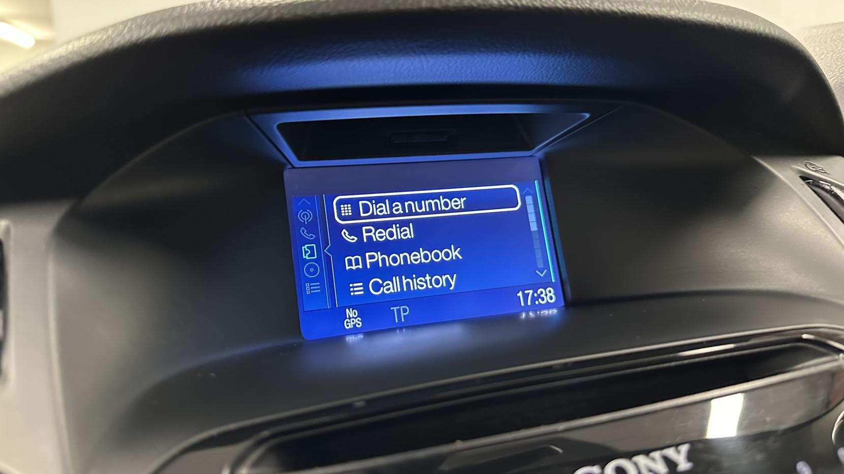 Ford Focus 1.0T EcoBoost Titanium Navigator Hatchback 5dr Petrol Manual Euro 5 (s/s) (125 ps)