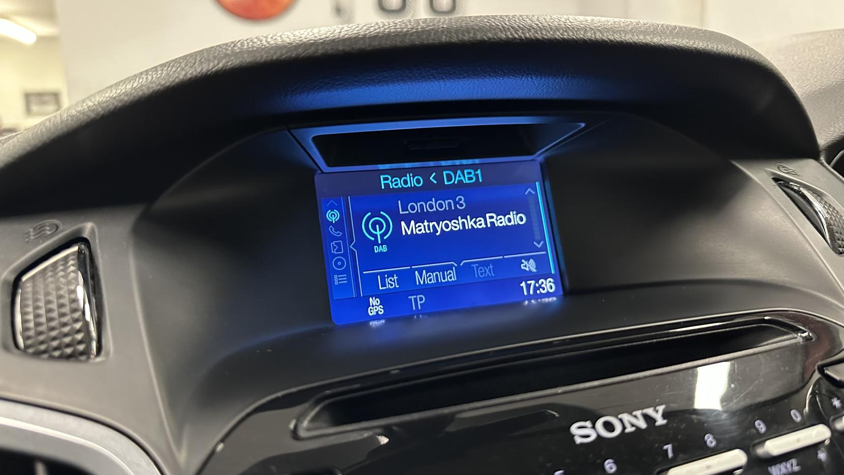 Ford Focus 1.0T EcoBoost Titanium Navigator Hatchback 5dr Petrol Manual Euro 5 (s/s) (125 ps)