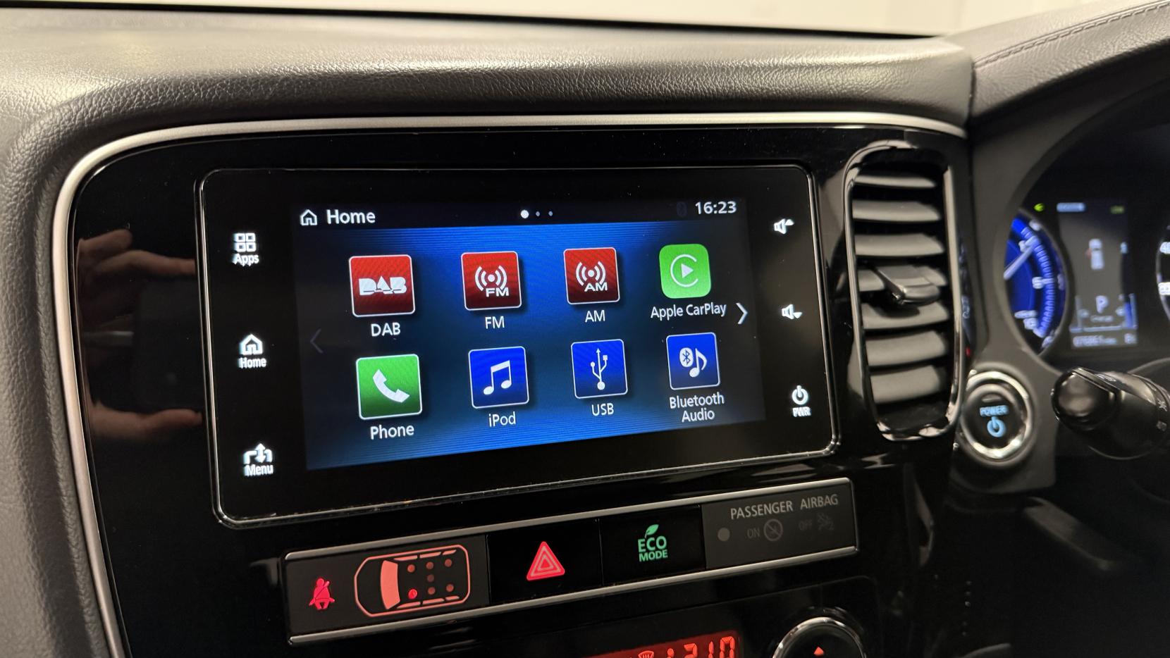 Mitsubishi Outlander 2.4h TwinMotor 13.8kWh 4hs SUV 5dr Petrol Plug-in Hybrid CVT 4WD Euro 6 (s/s) (209 ps)