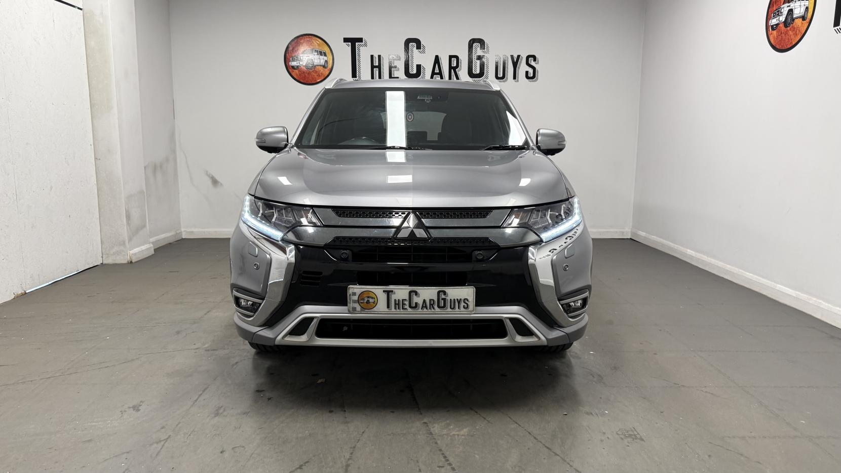 Mitsubishi Outlander 2.4h TwinMotor 13.8kWh 4hs SUV 5dr Petrol Plug-in Hybrid CVT 4WD Euro 6 (s/s) (209 ps)
