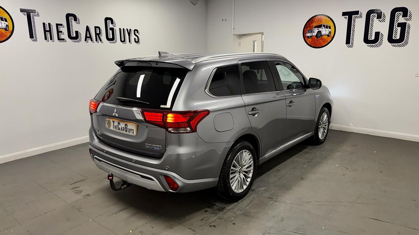Mitsubishi Outlander 2.4h TwinMotor 13.8kWh 4hs SUV 5dr Petrol Plug-in Hybrid CVT 4WD Euro 6 (s/s) (209 ps)