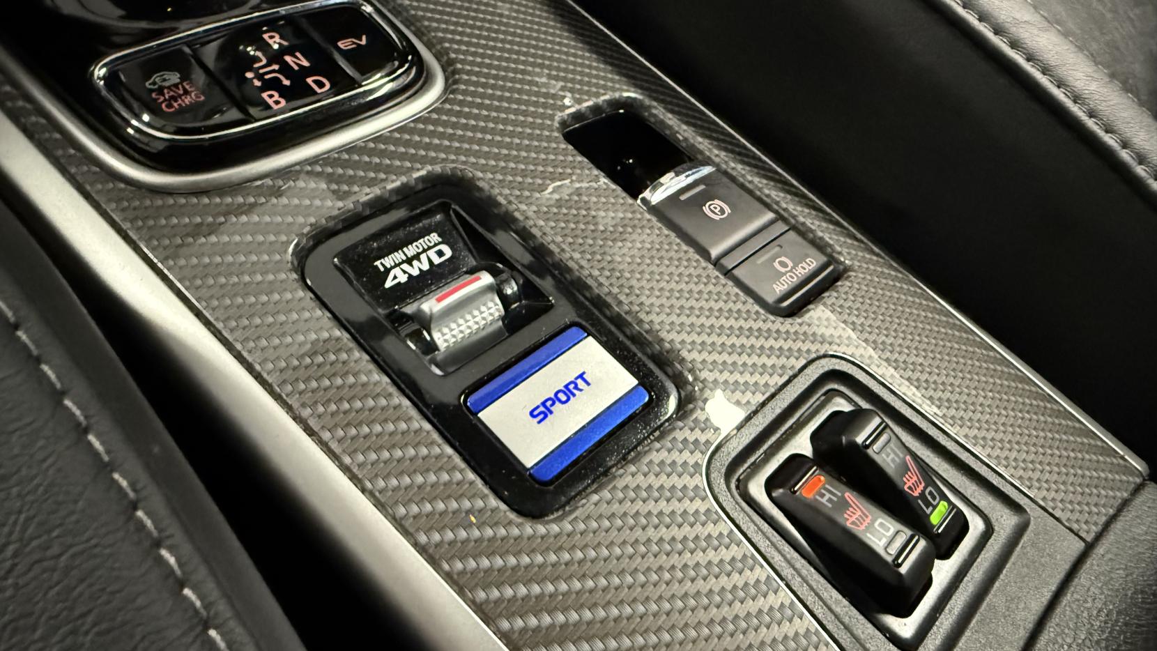 Mitsubishi Outlander 2.4h TwinMotor 13.8kWh 4hs SUV 5dr Petrol Plug-in Hybrid CVT 4WD Euro 6 (s/s) (209 ps)