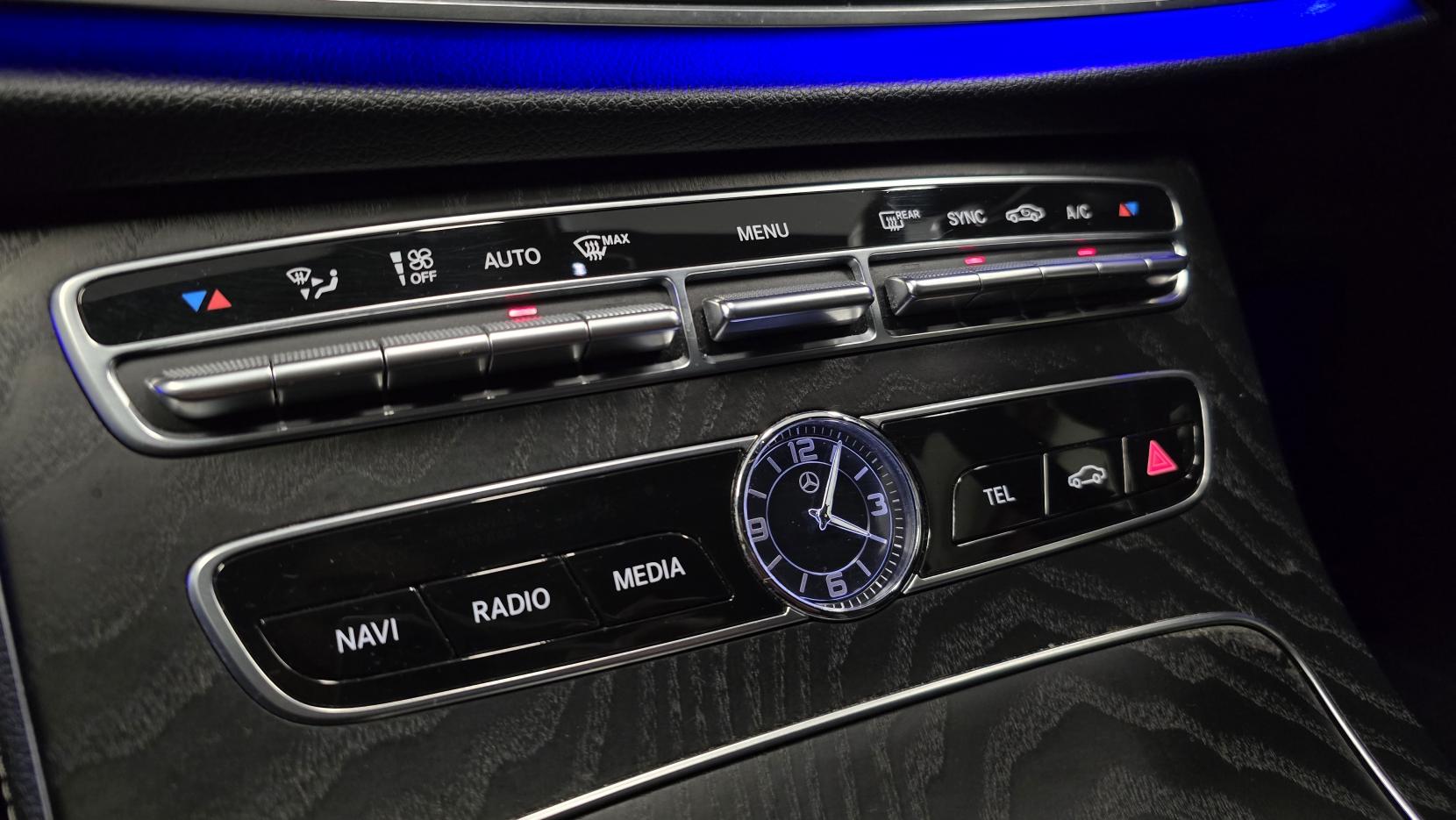 Mercedes-Benz E Class 2.0 E220d AMG Line (Premium) Saloon 4dr Diesel G-Tronic+ 4MATIC Euro 6 (s/s) (194 ps)