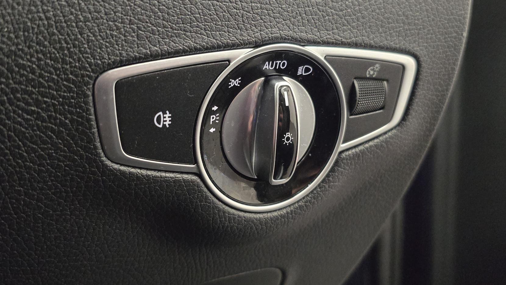 Mercedes-Benz E Class 2.0 E220d AMG Line (Premium) Saloon 4dr Diesel G-Tronic+ 4MATIC Euro 6 (s/s) (194 ps)