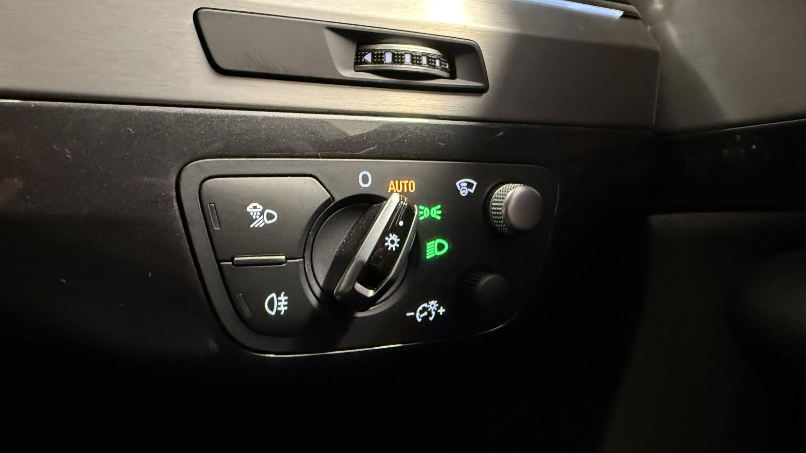 Audi Q7 3.0 TDI V6 S line SUV 5dr Diesel Tiptronic quattro Euro 6 (s/s) (272 ps)