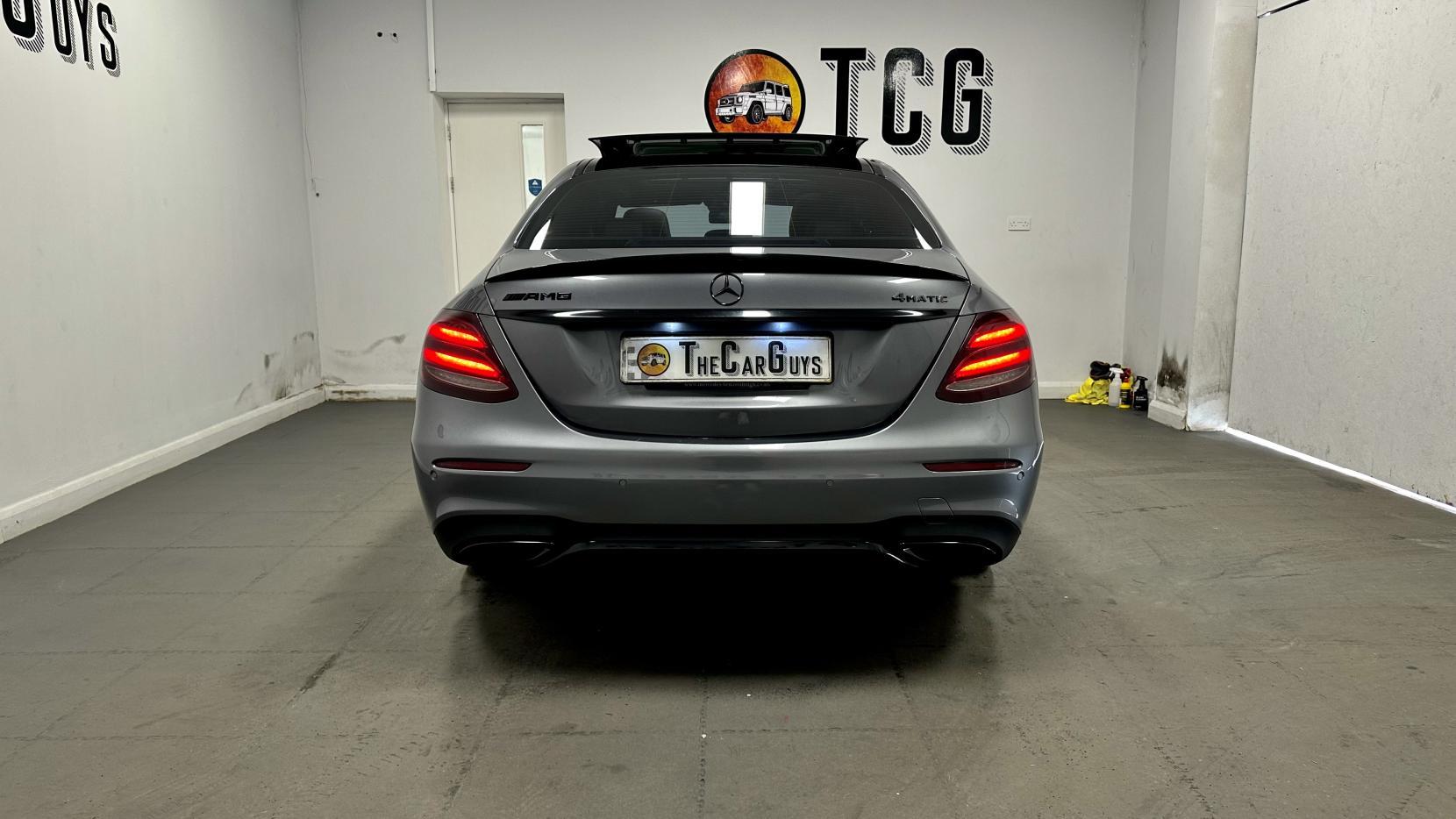 Mercedes-Benz E Class 2.0 E220d AMG Line (Premium Plus) Saloon 4dr Diesel G-Tronic+ 4MATIC Euro 6 (s/s) (194 ps)