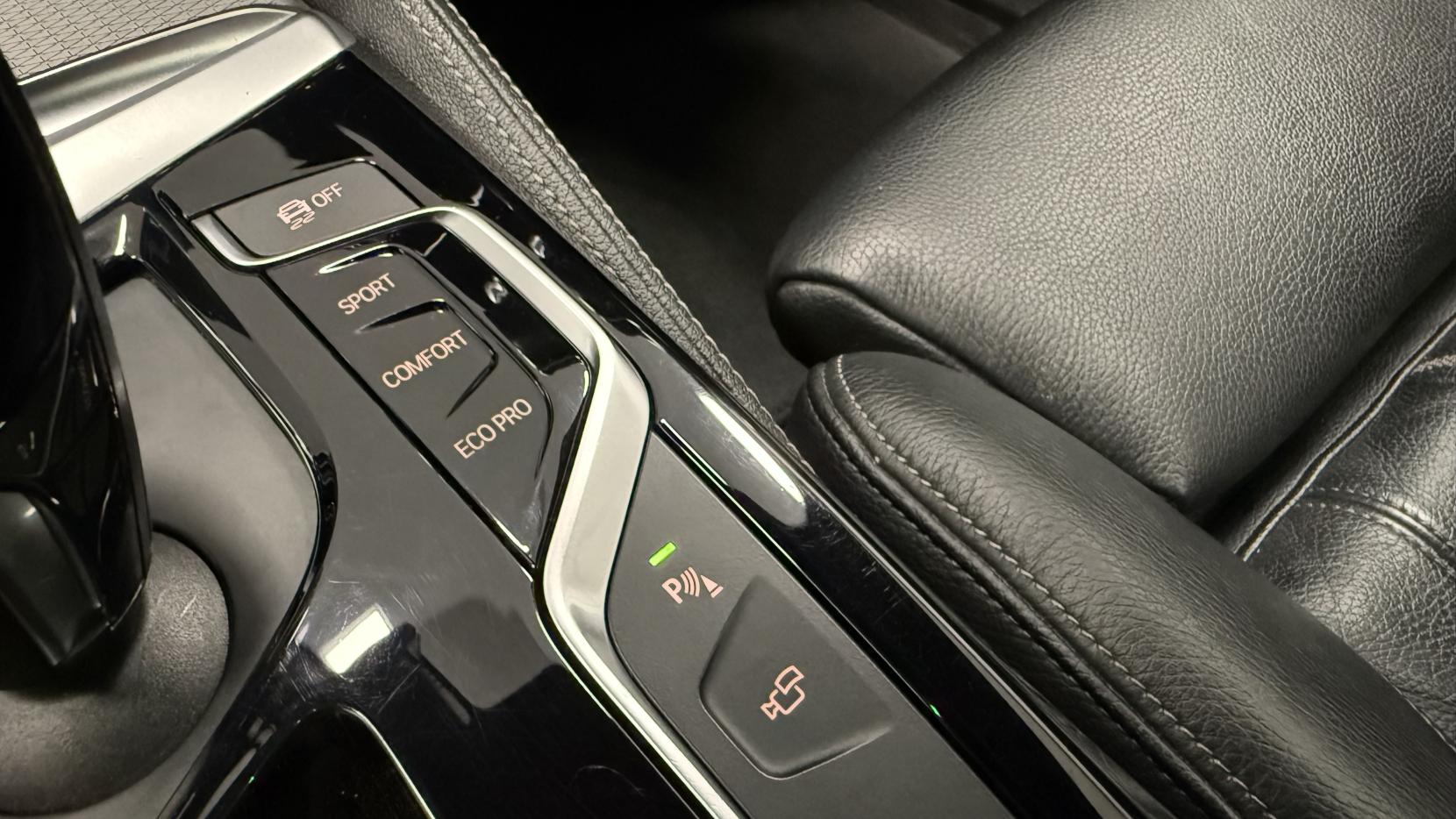 BMW 5 Series 3.0 540i M Sport Saloon 4dr Petrol Auto xDrive Euro 6 (s/s) (340 ps)