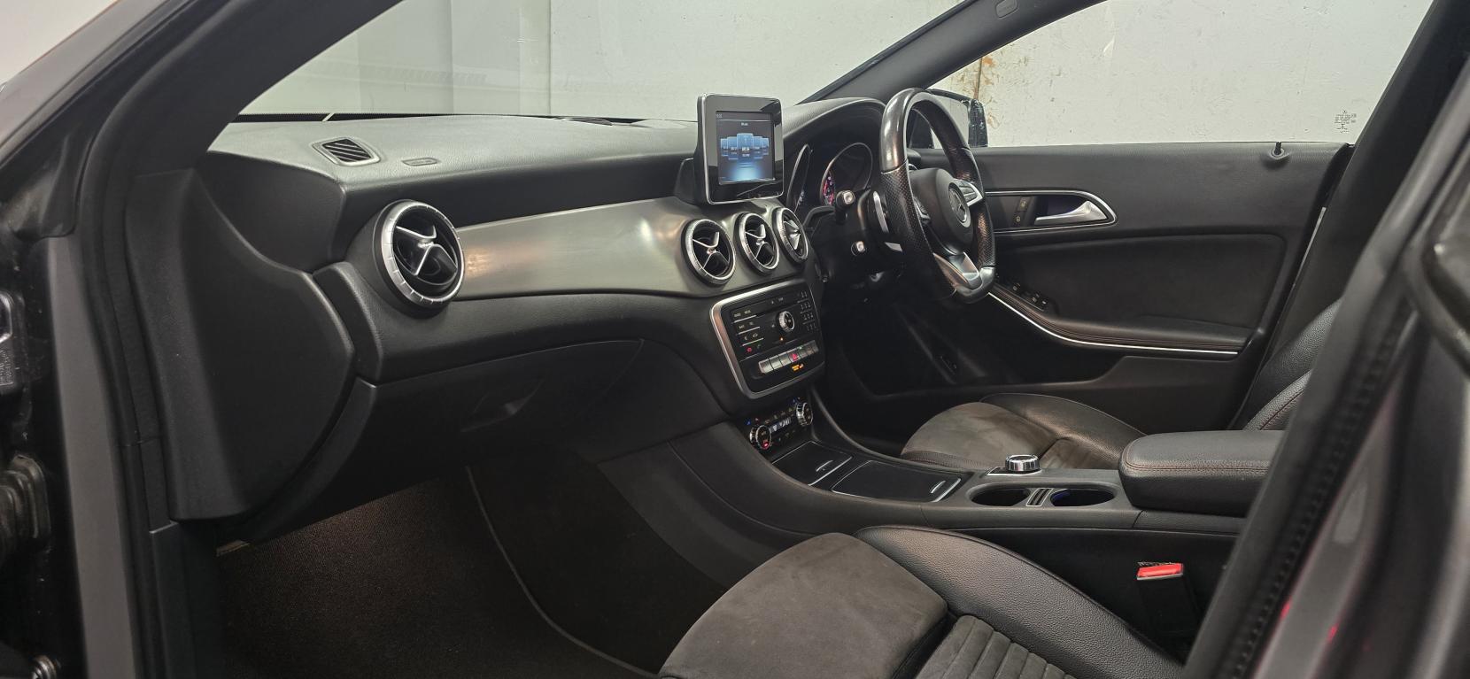 Mercedes-Benz CLA 2.1 CLA220d AMG Line Shooting Brake 5dr Diesel 7G-DCT Euro 6 (s/s) (177 ps)