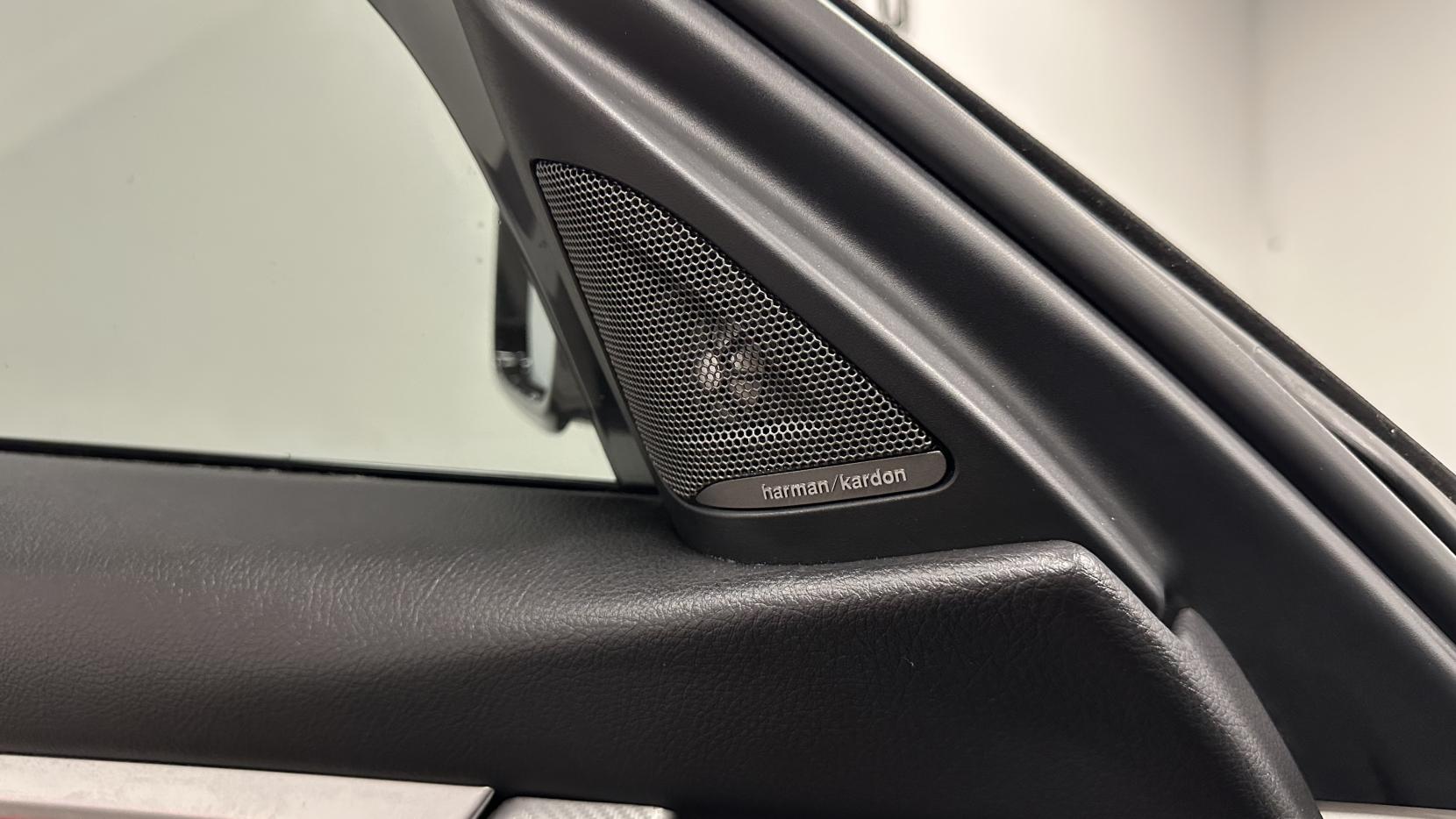 BMW 3 Series 3.0 330d M Sport Shadow Edition Saloon 4dr Diesel Auto xDrive Euro 6 (s/s) (258 ps)