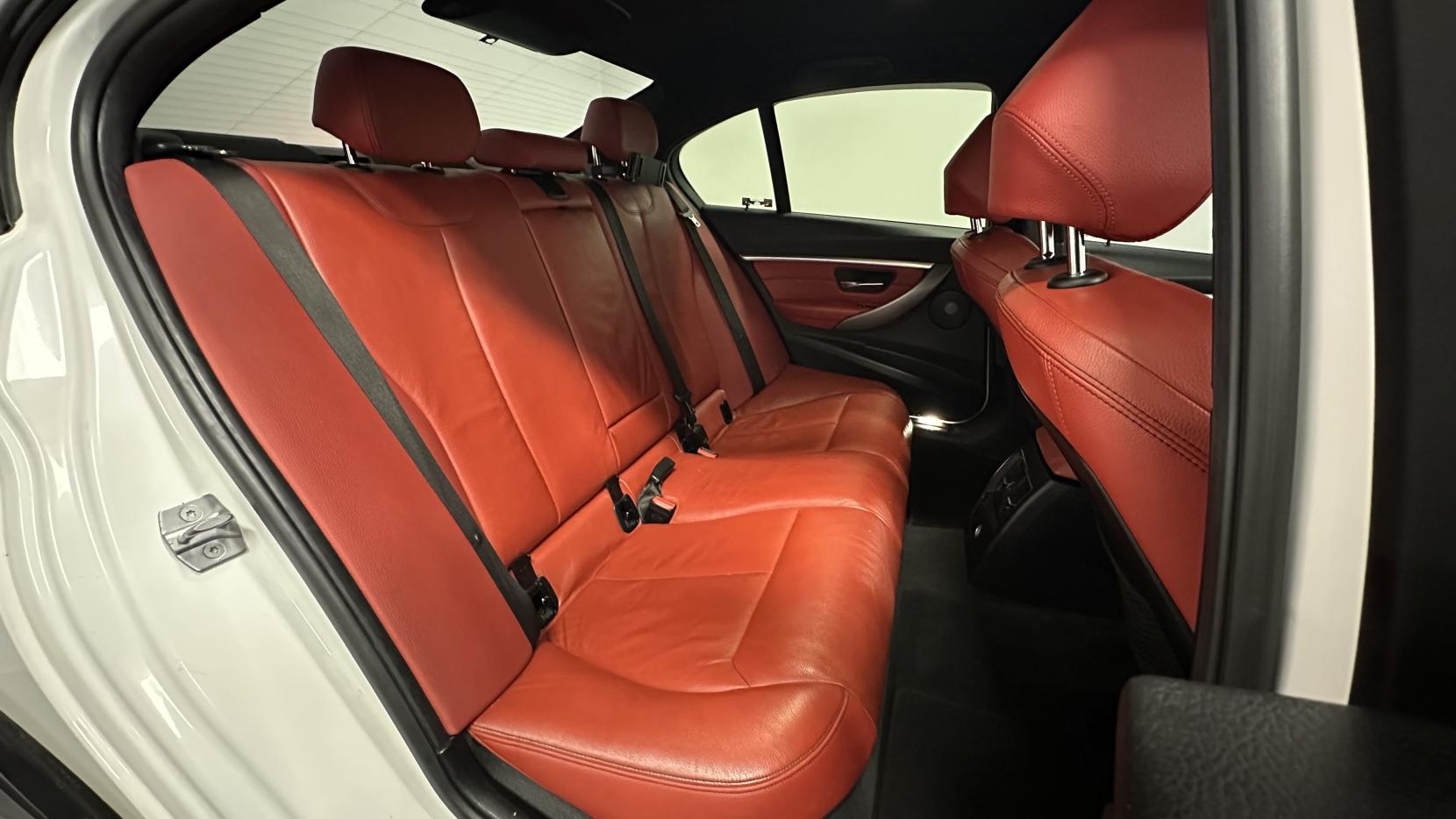 BMW 3 Series 3.0 330d M Sport Shadow Edition Saloon 4dr Diesel Auto xDrive Euro 6 (s/s) (258 ps)